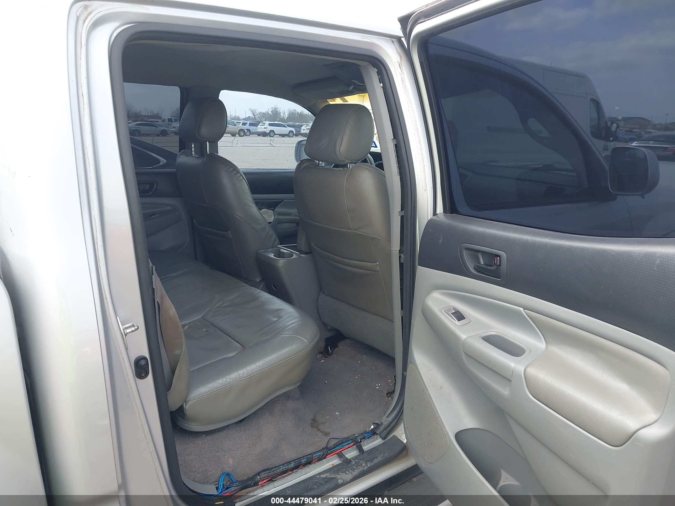 TOYOTA TACOMA image 8