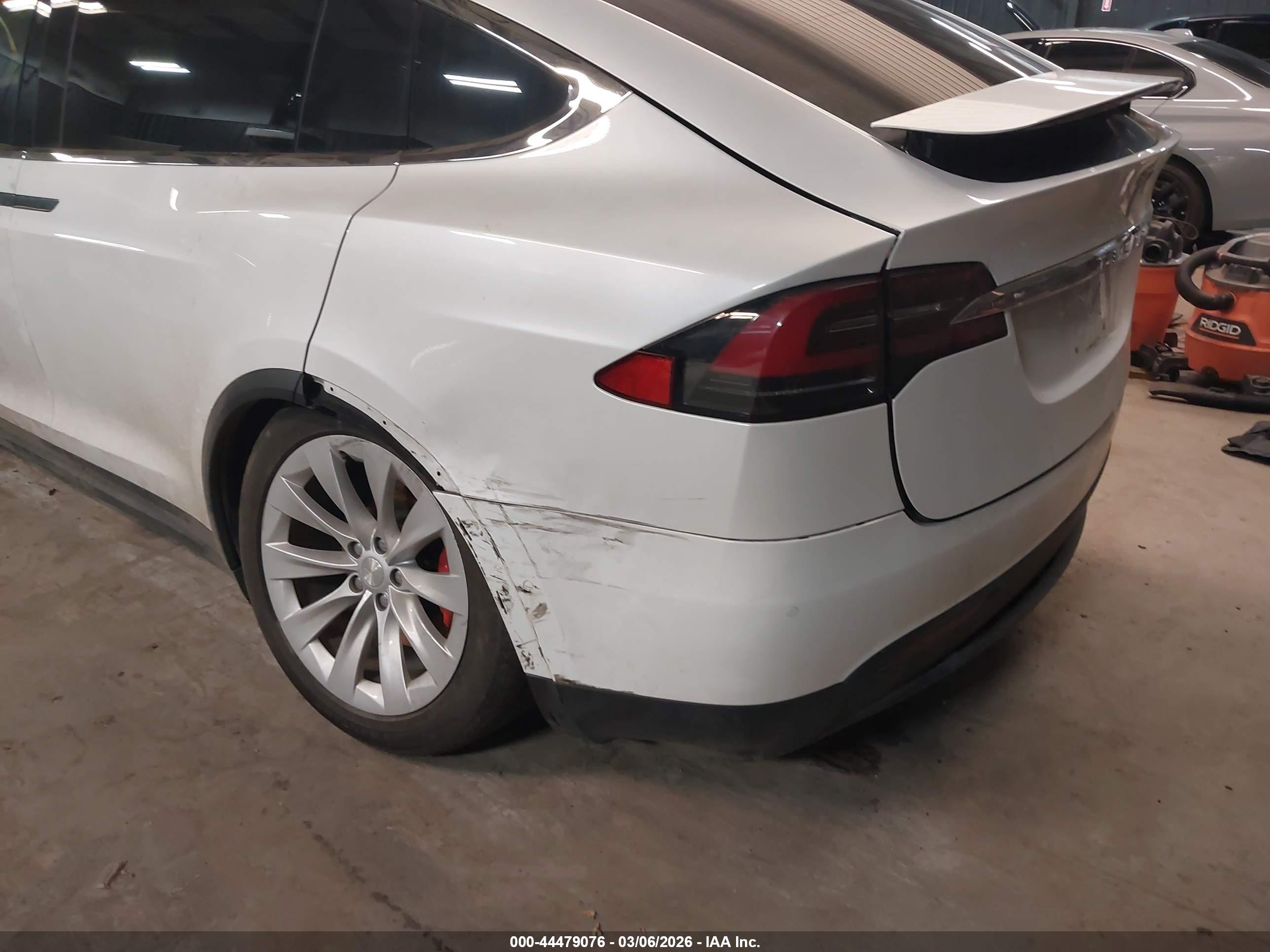 TESLA MODEL image 6