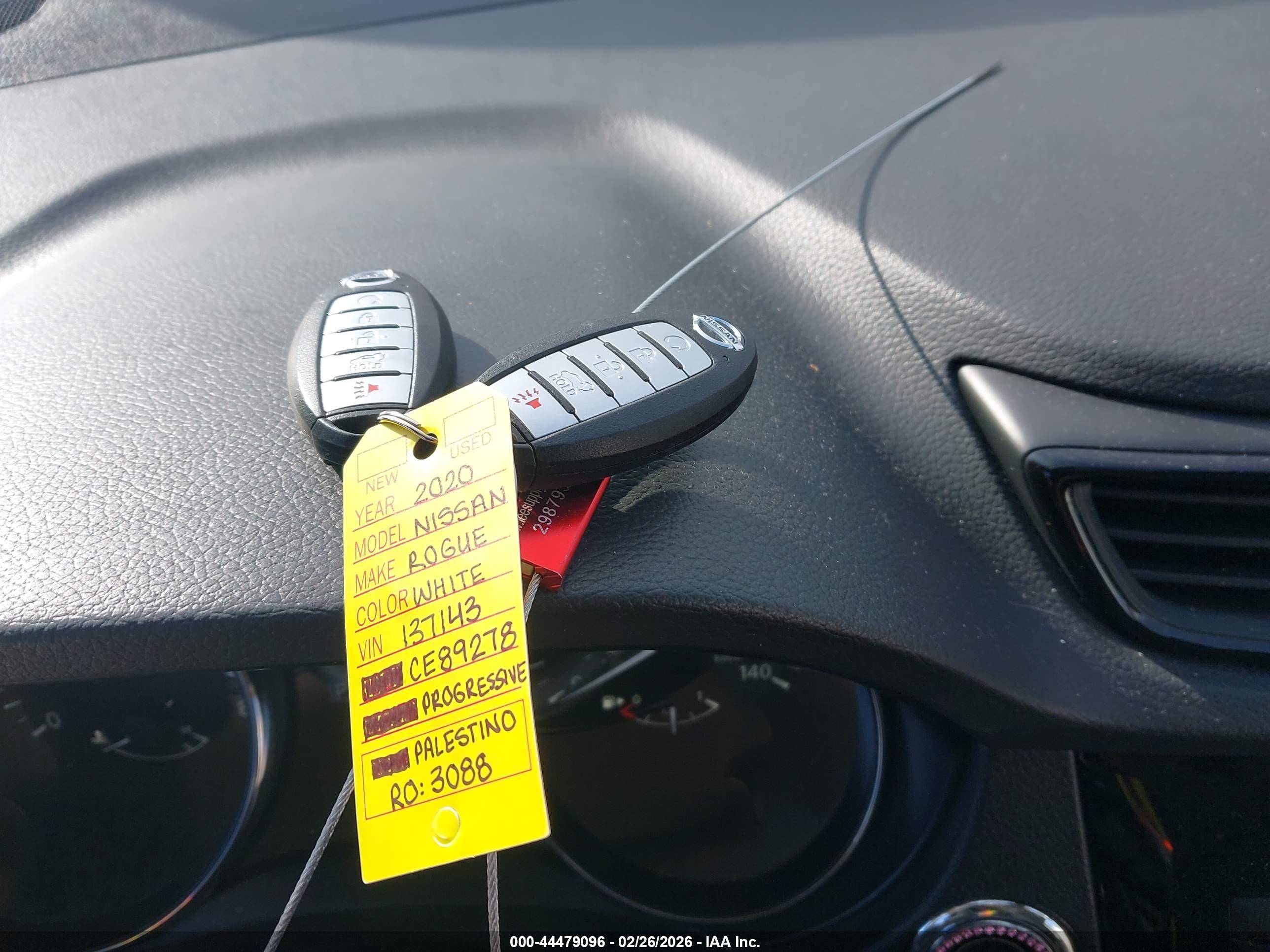 NISSAN ROGUE image 11
