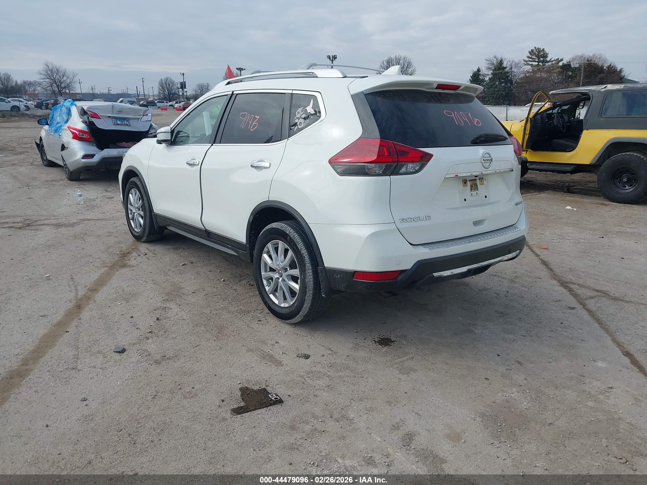 NISSAN ROGUE image 3