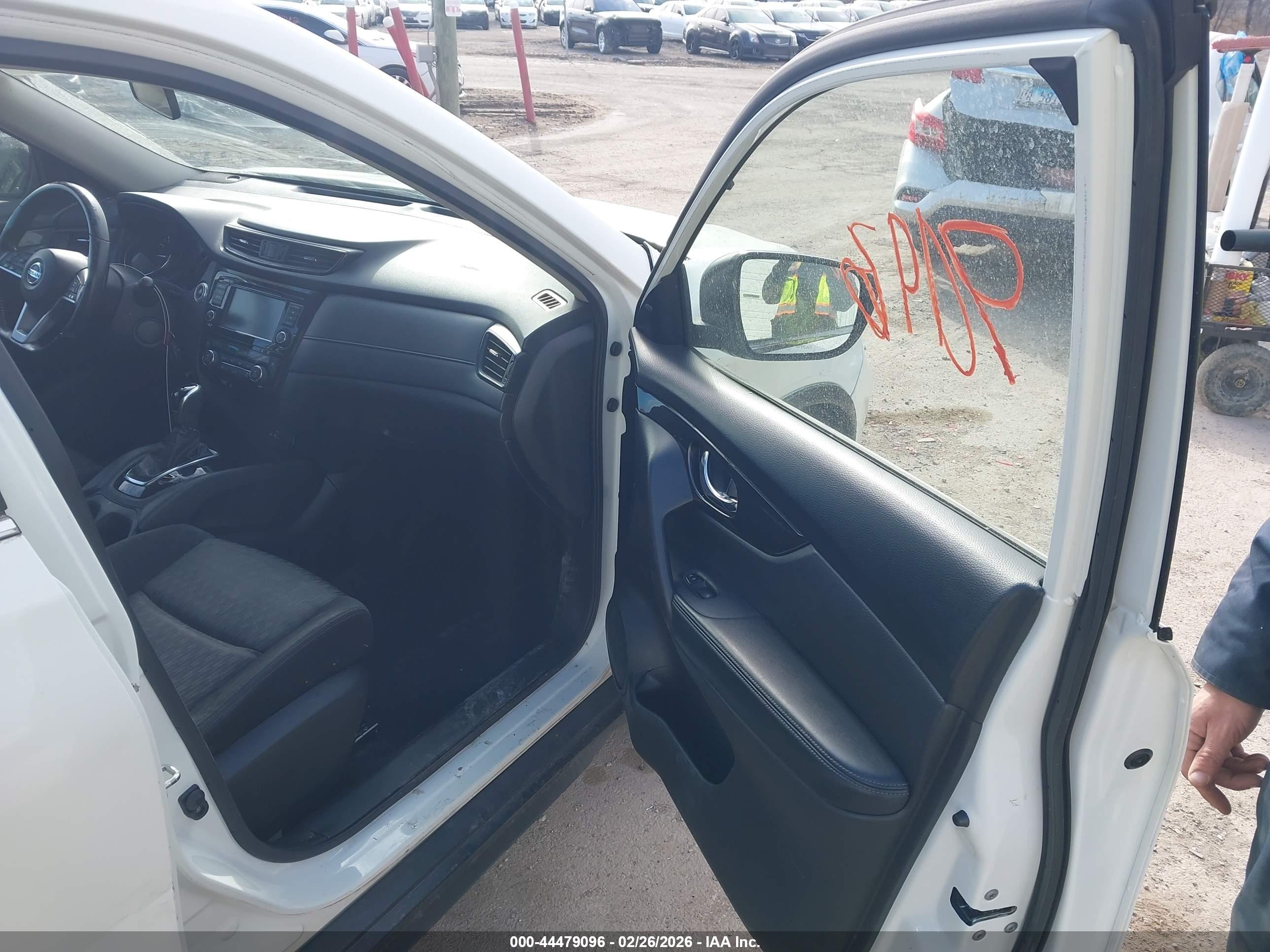 NISSAN ROGUE image 5