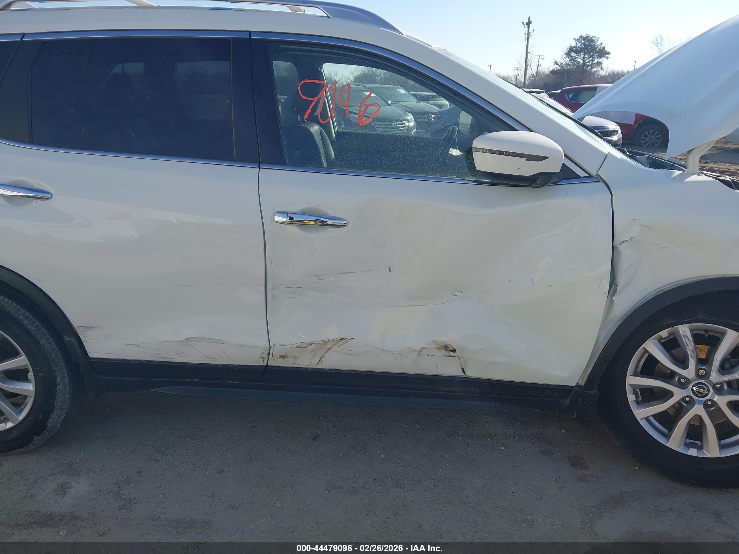 NISSAN ROGUE image 6