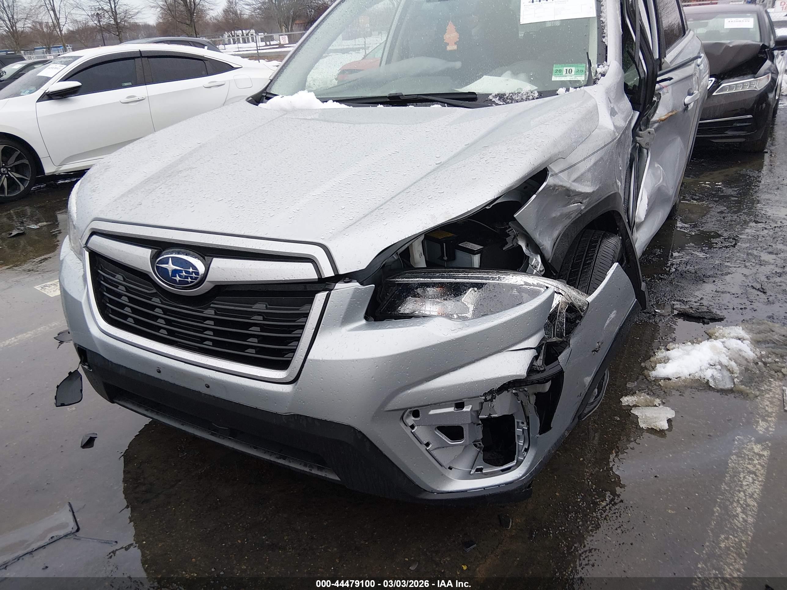 SUBARU FORESTER image 6