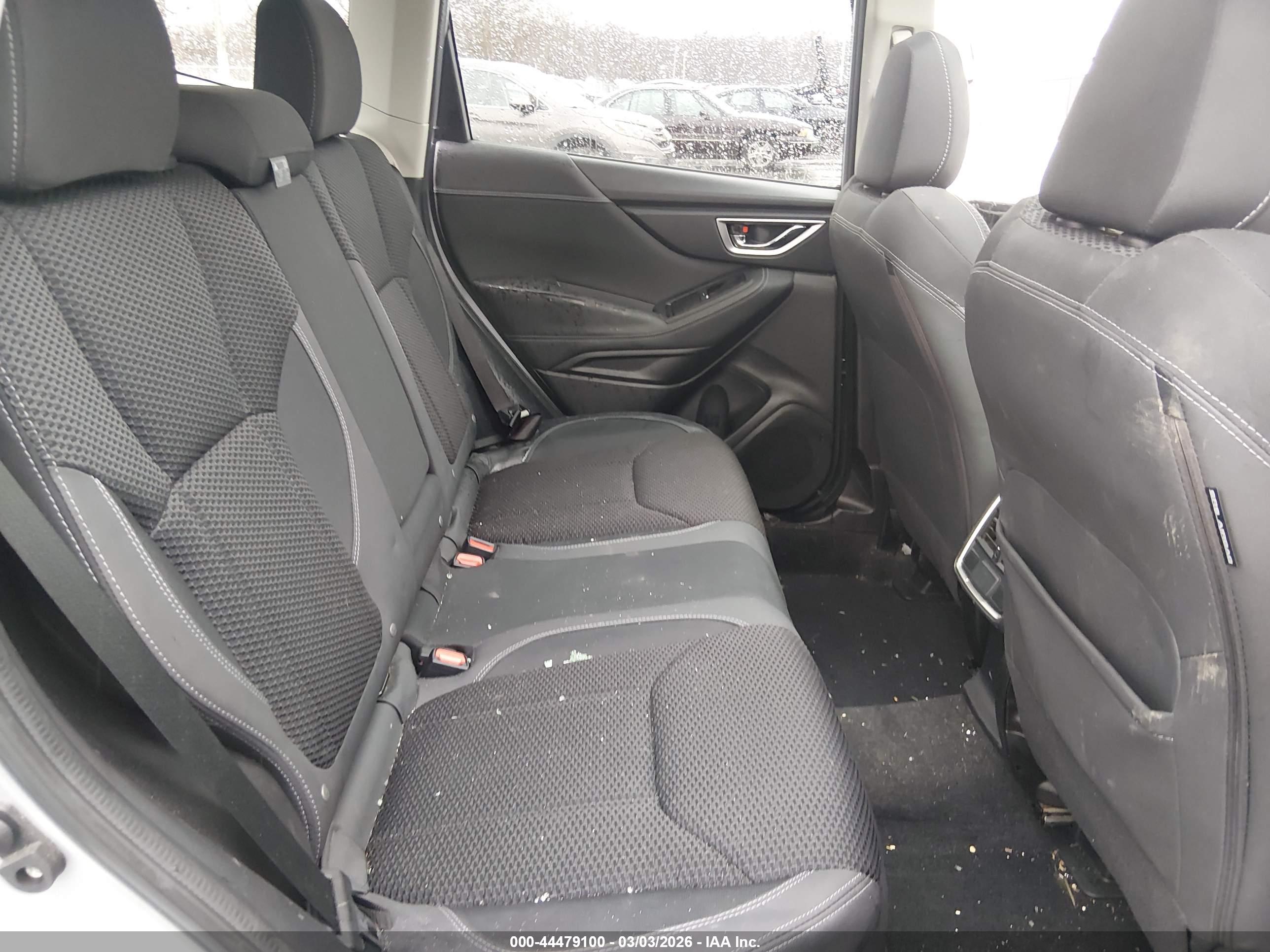 SUBARU FORESTER image 8