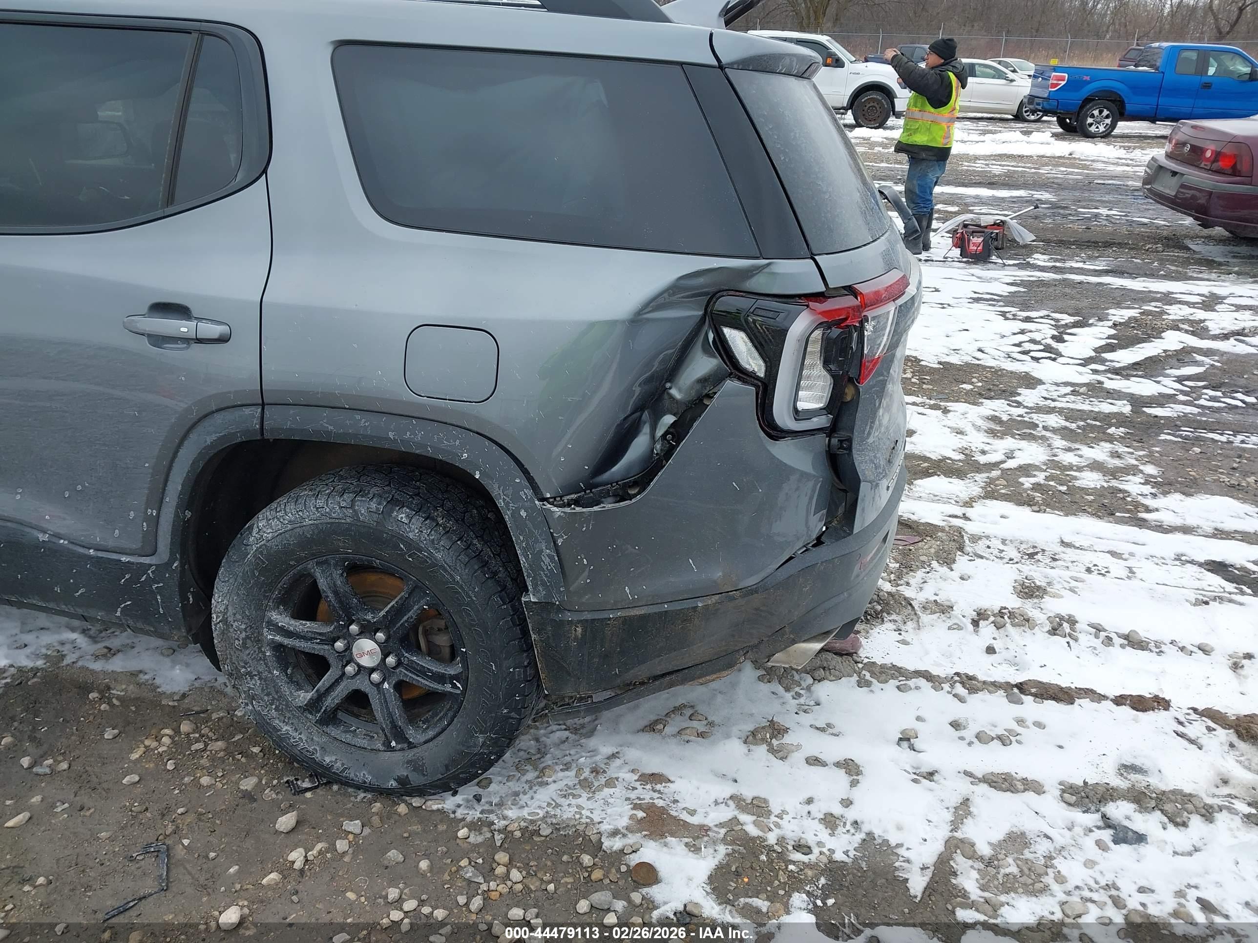 GMC ACADIA image 6