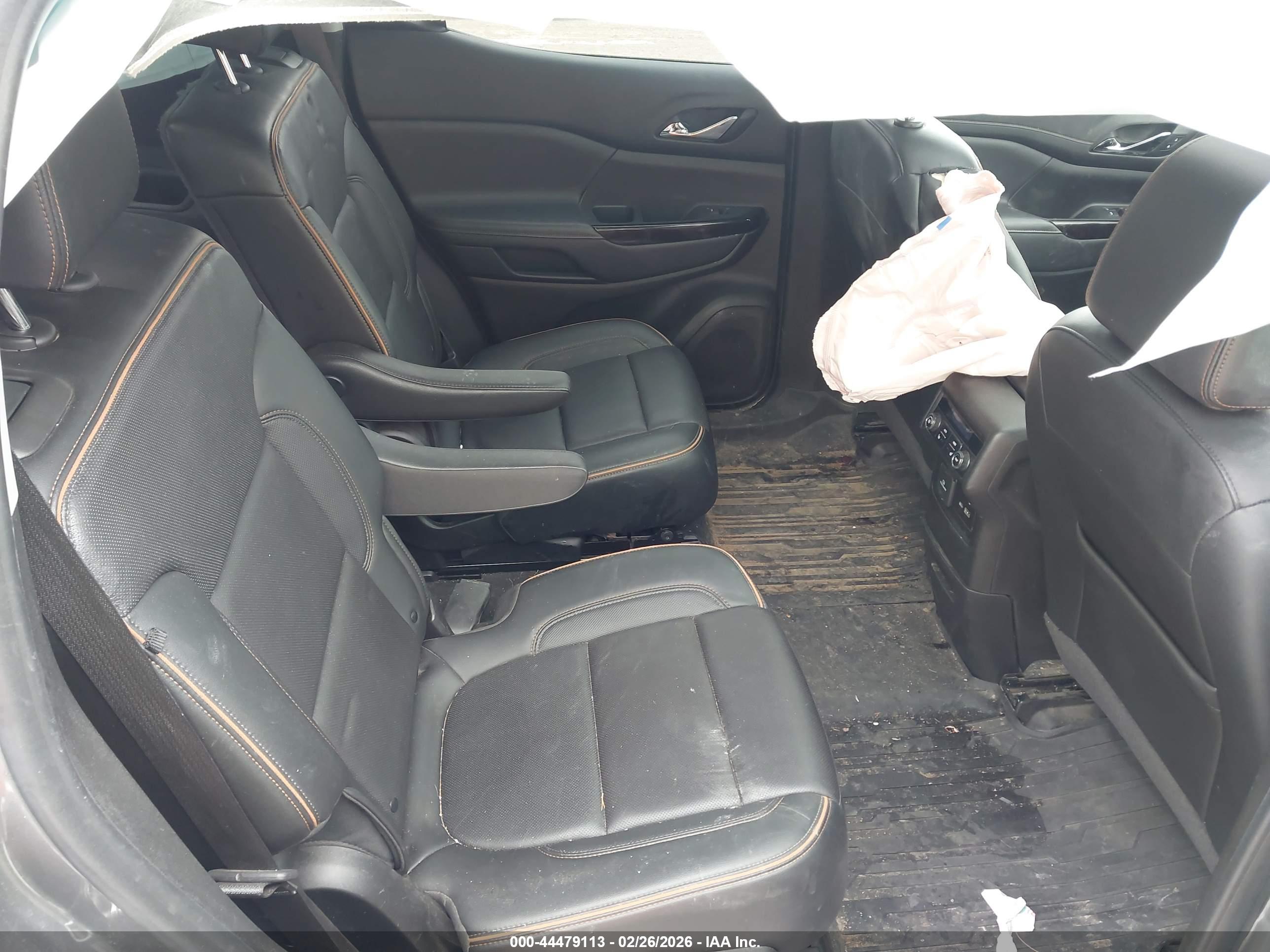 GMC ACADIA image 8