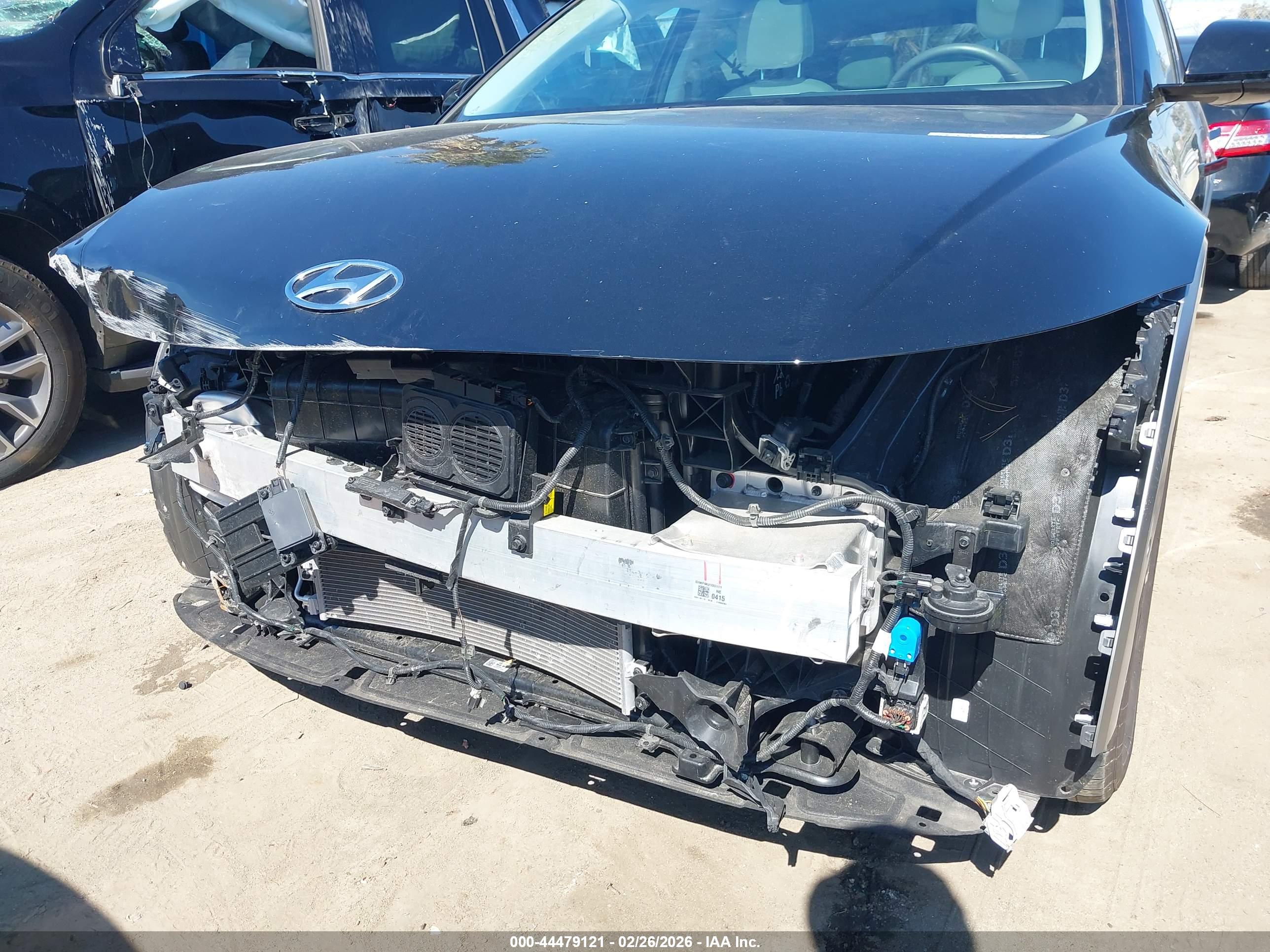 HYUNDAI IONIQ image 6