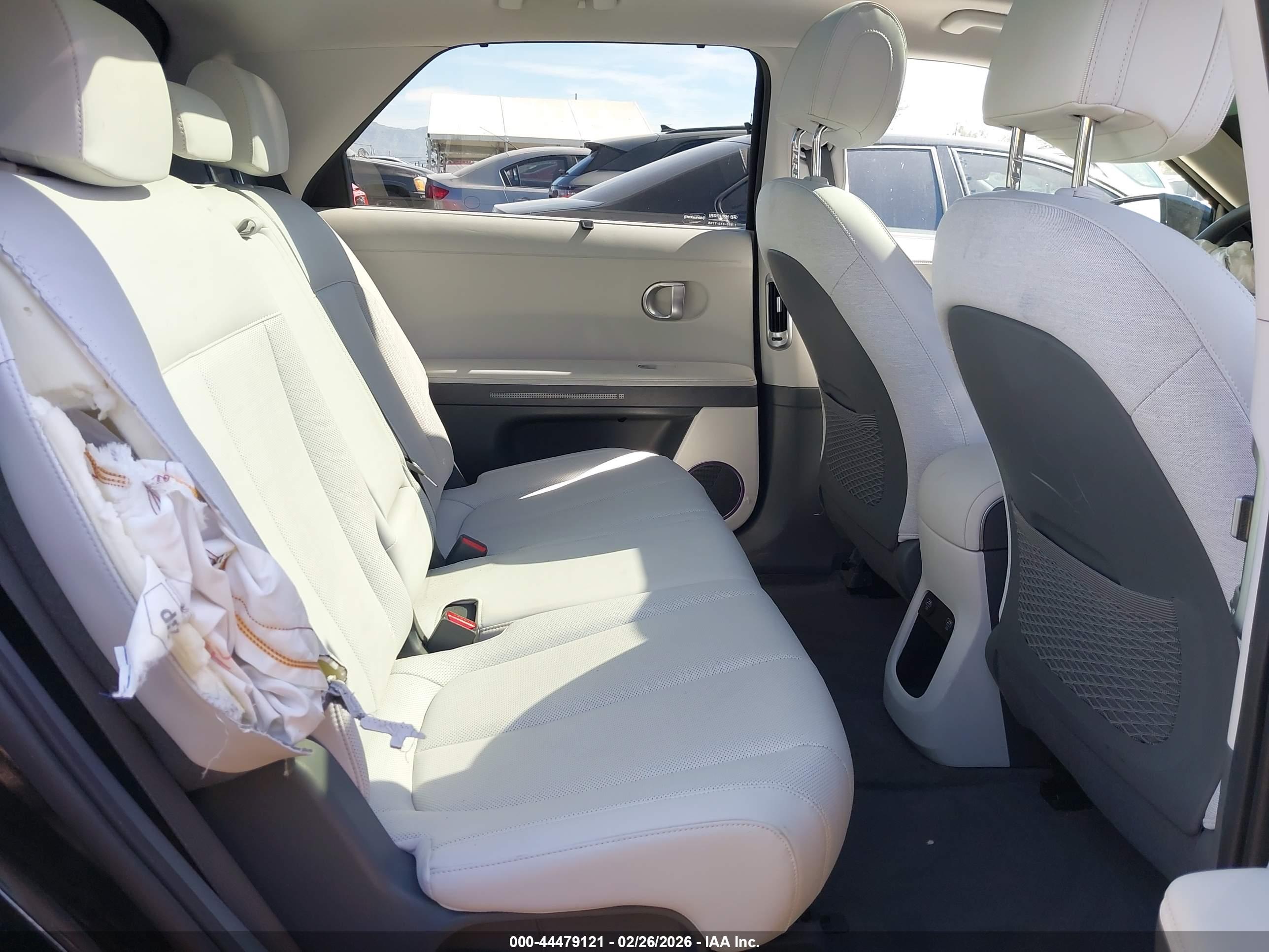 HYUNDAI IONIQ image 8