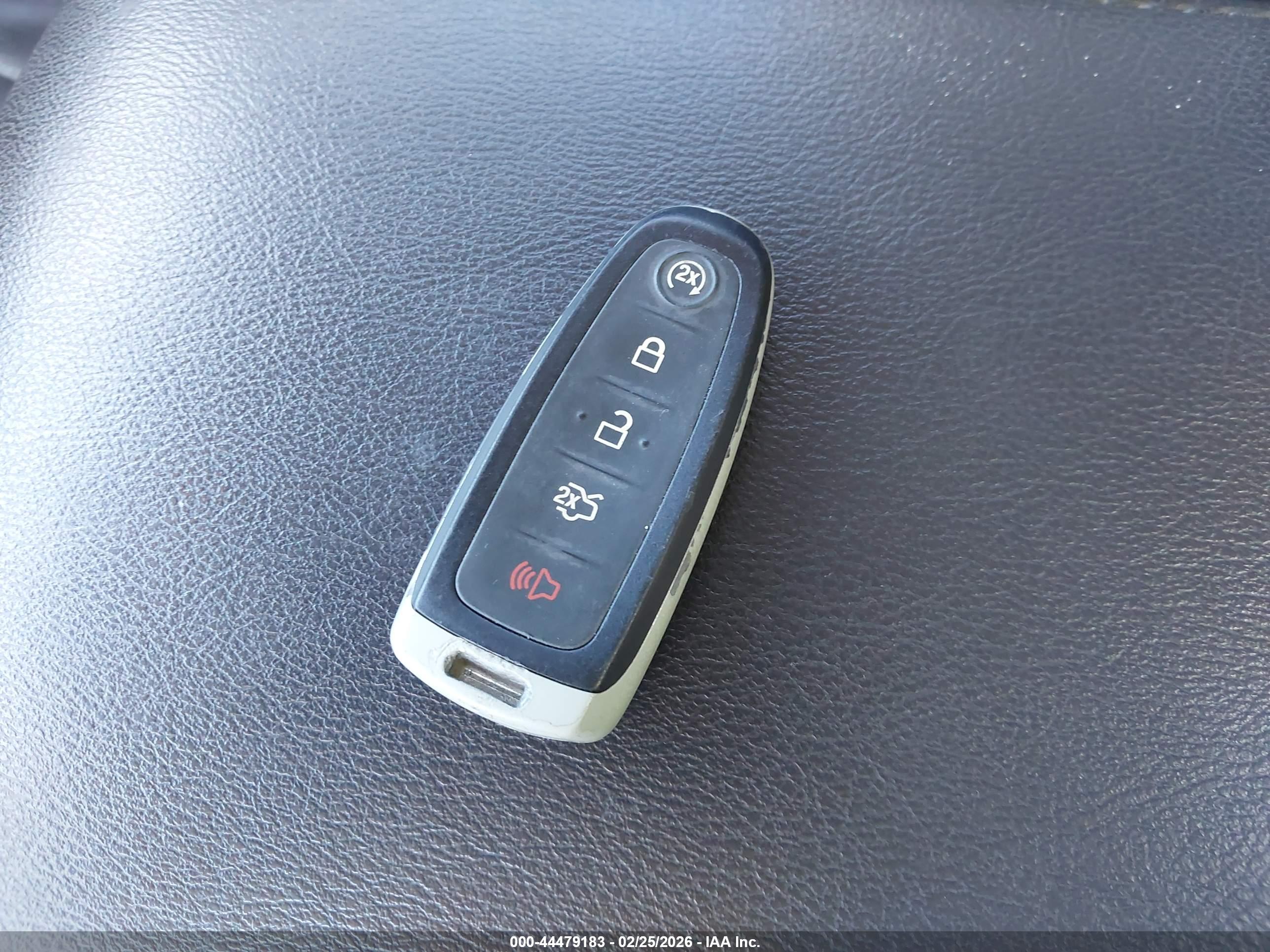 FORD FLEX image 11