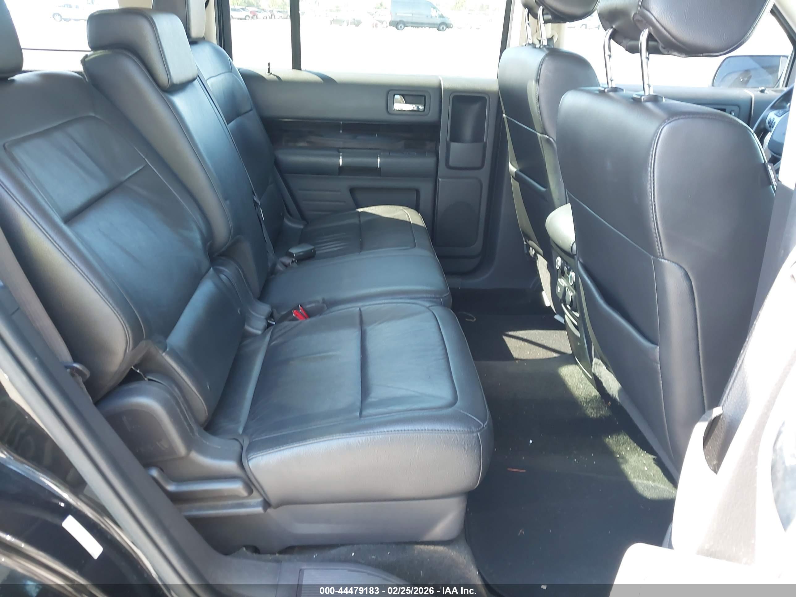 FORD FLEX image 8