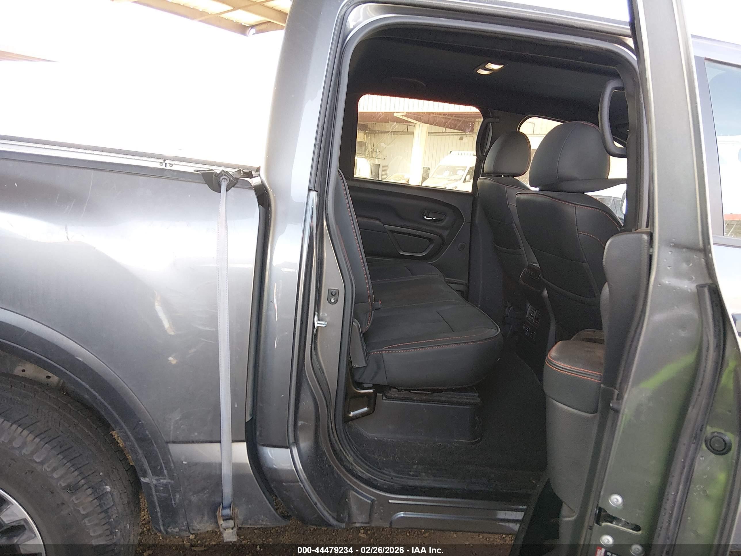 NISSAN TITAN image 8