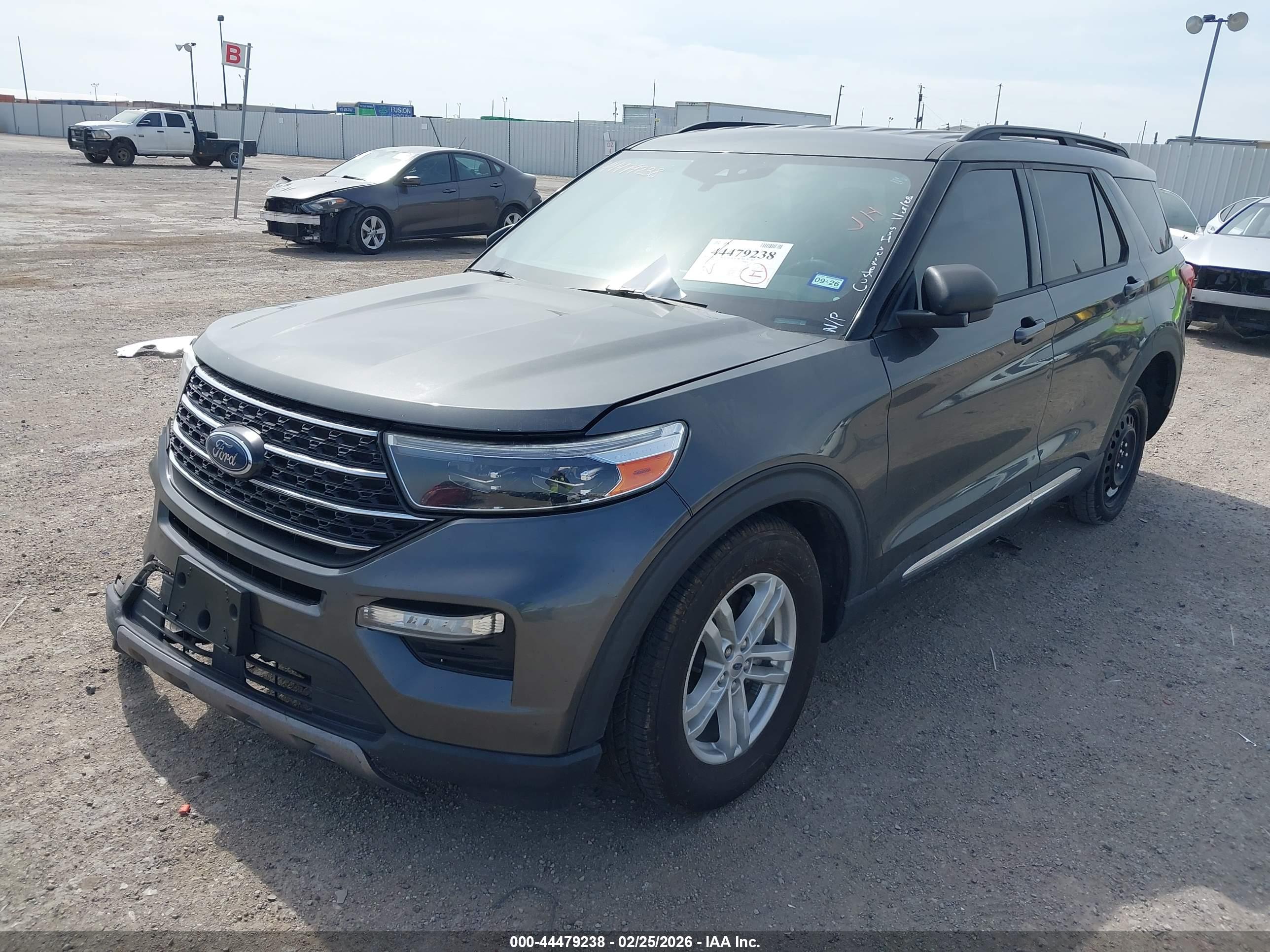 FORD EXPLORER image 2