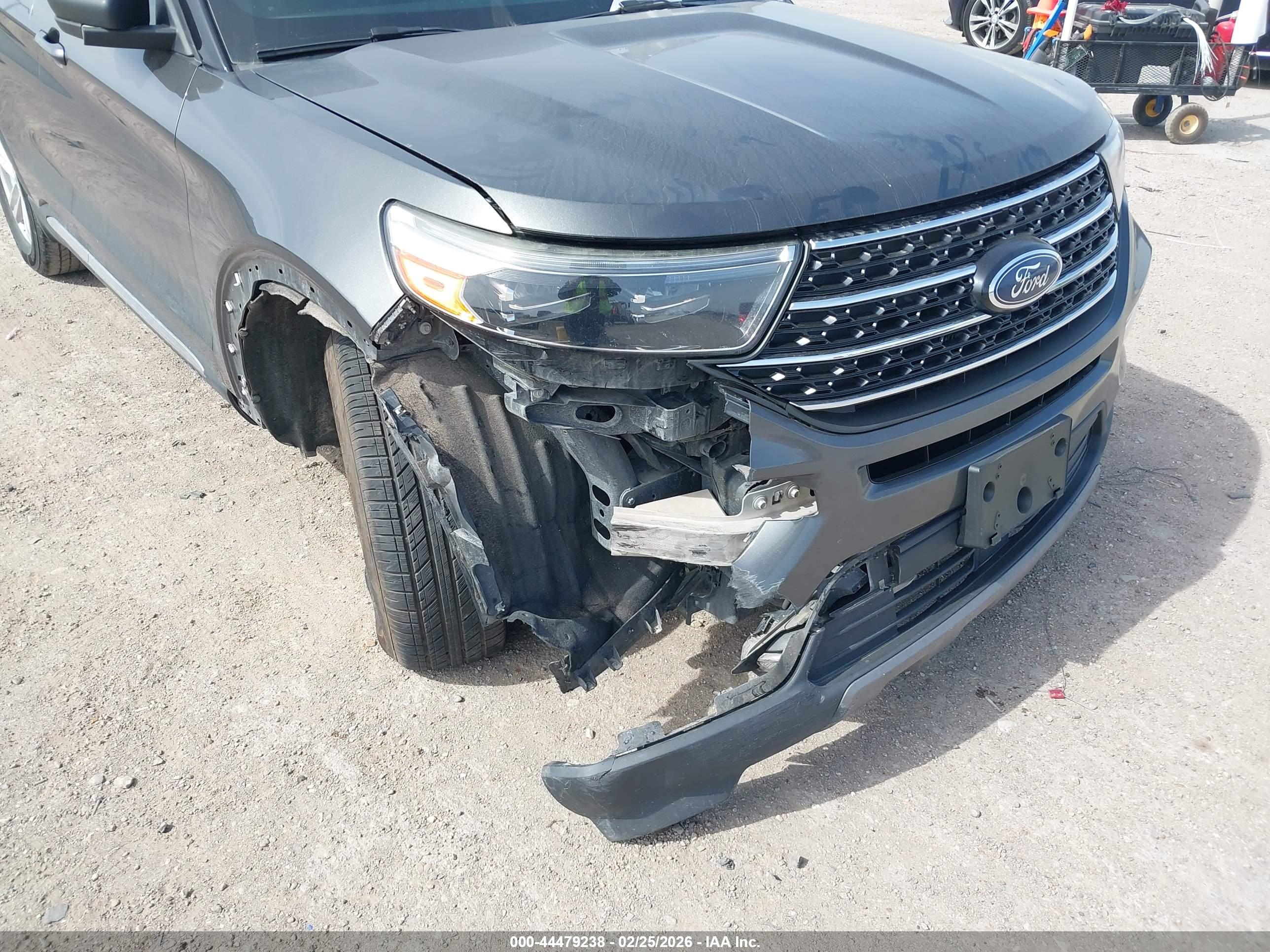 FORD EXPLORER image 6