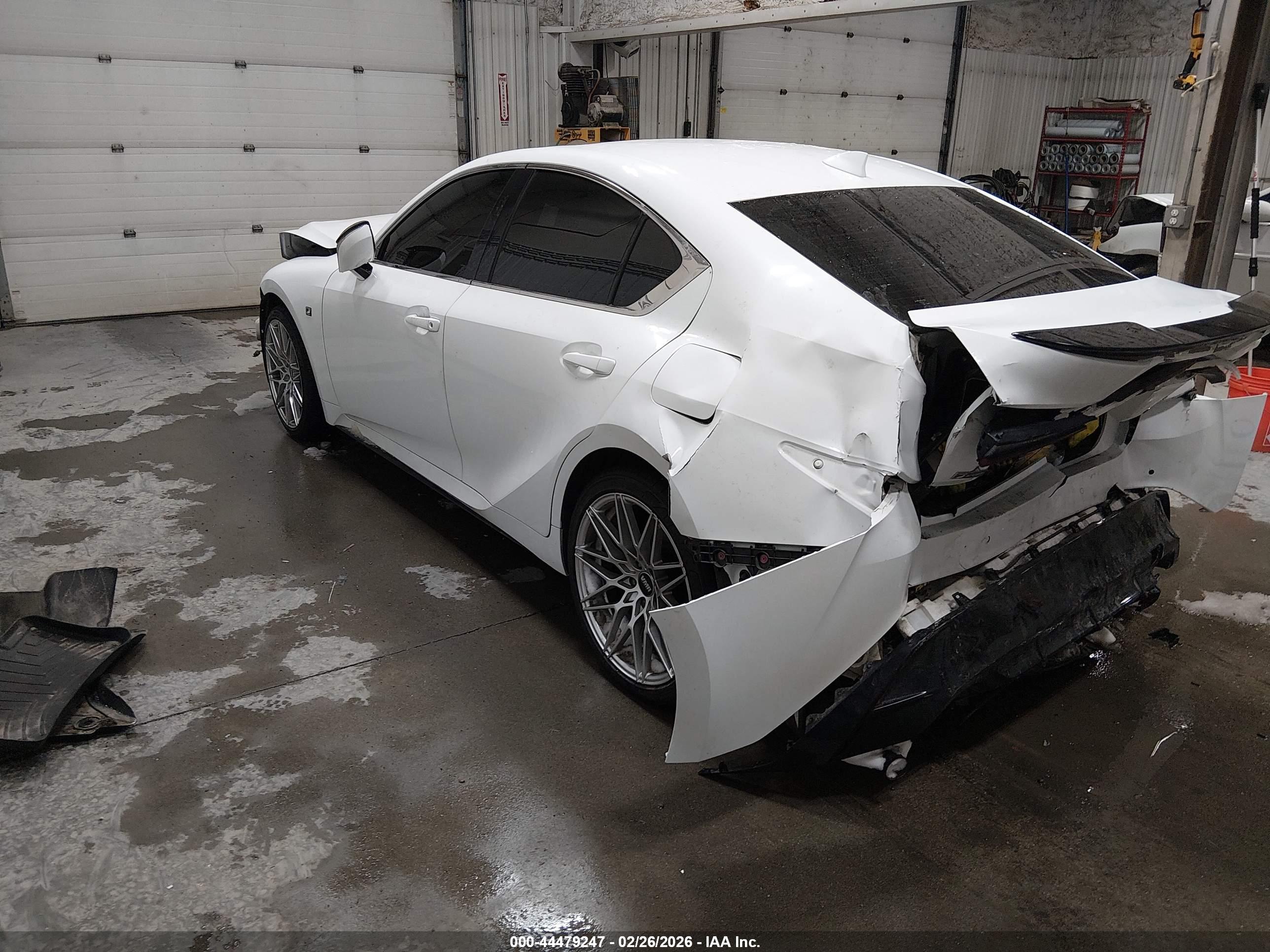 LEXUS IS image 3