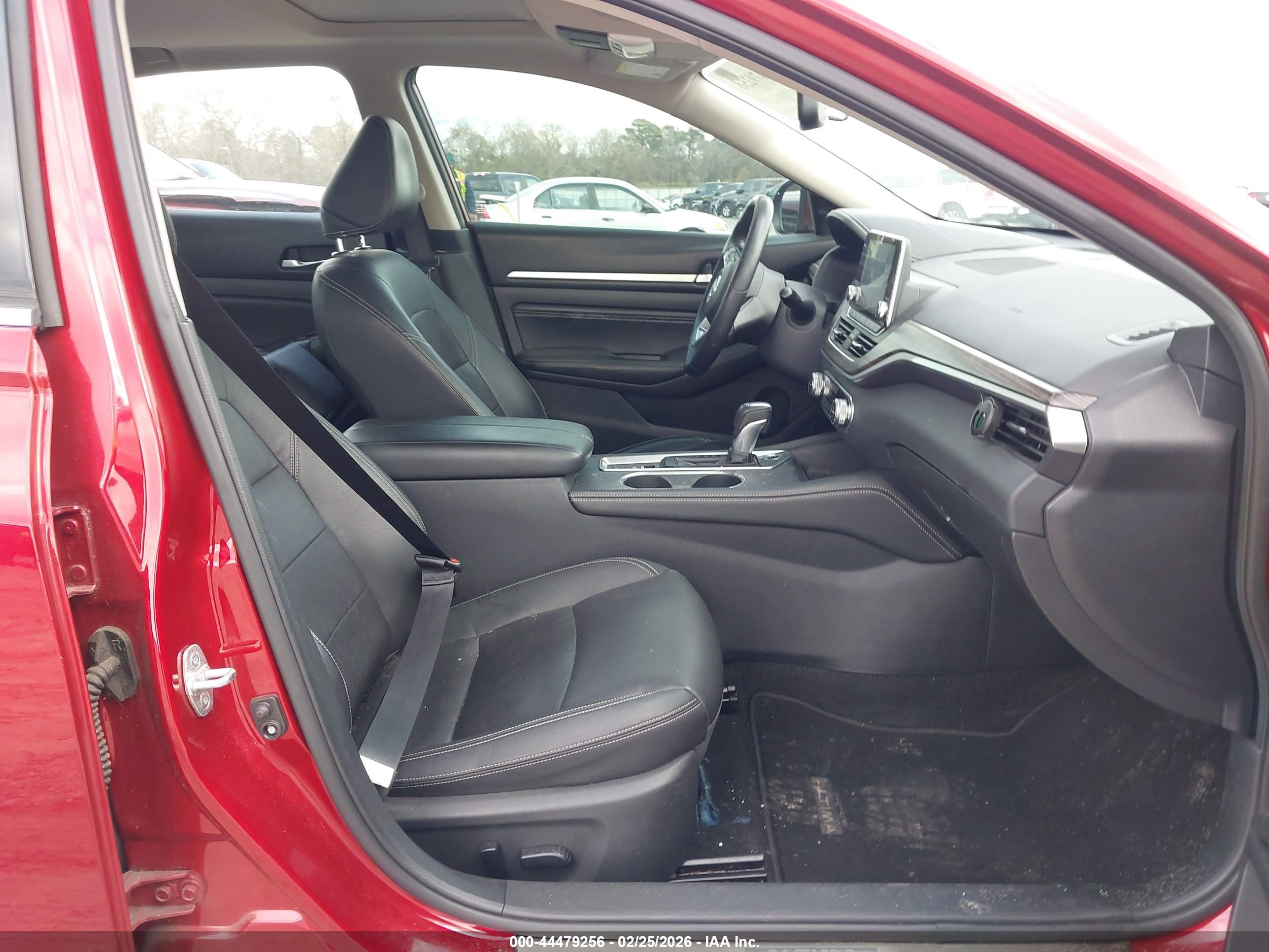 NISSAN ALTIMA image 5