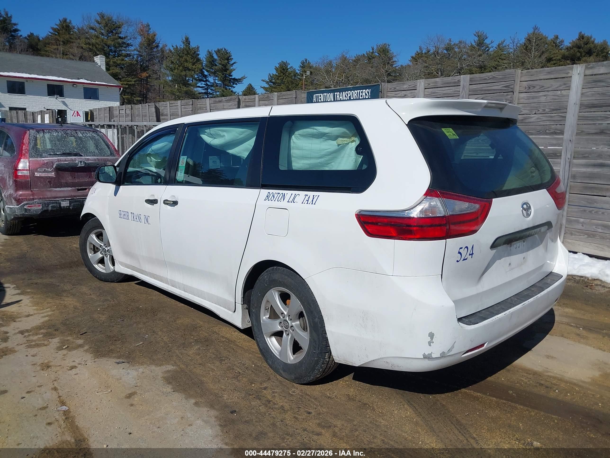 TOYOTA SIENNA image 3