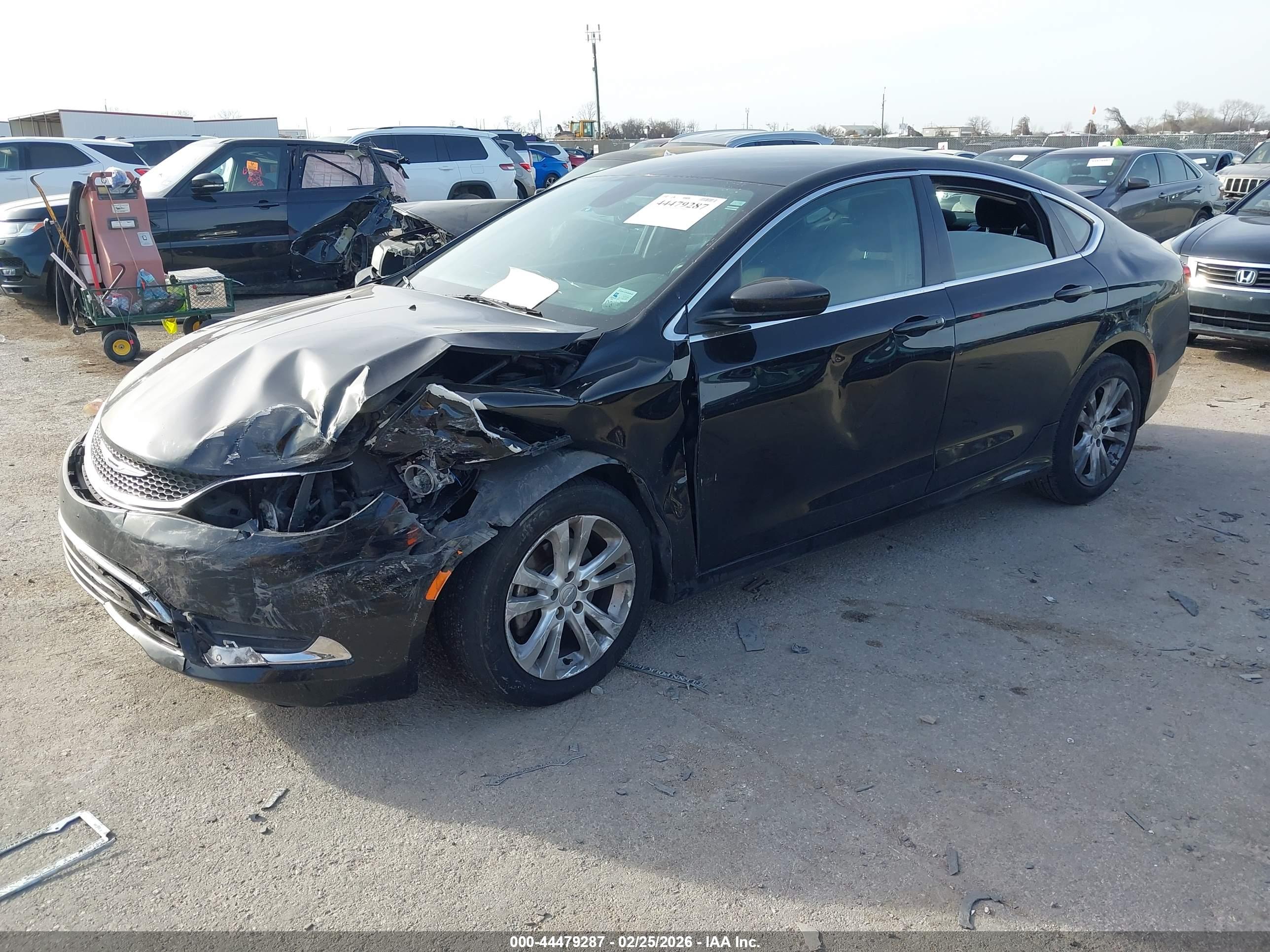 CHRYSLER 200 image 2
