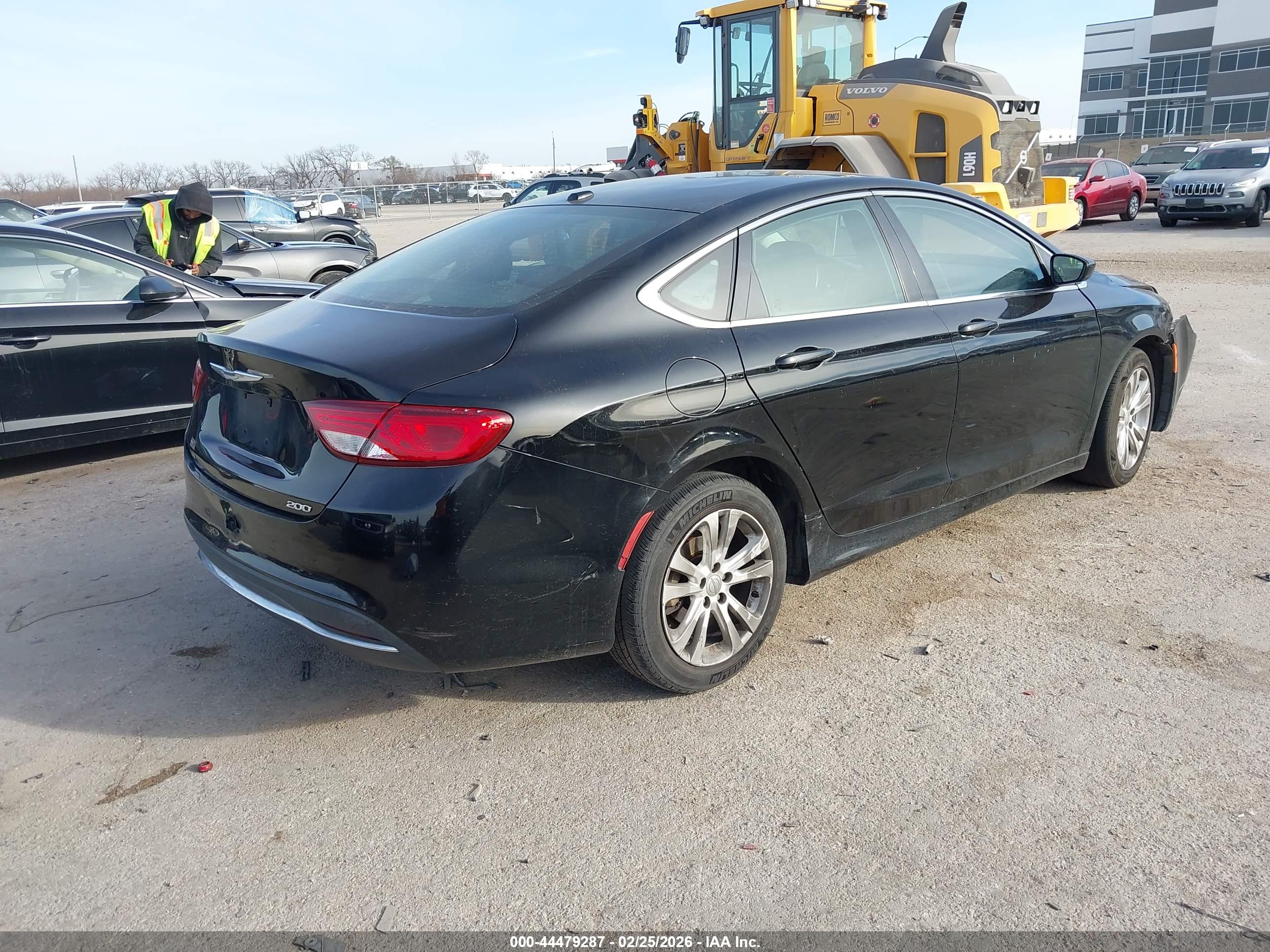 CHRYSLER 200 image 4