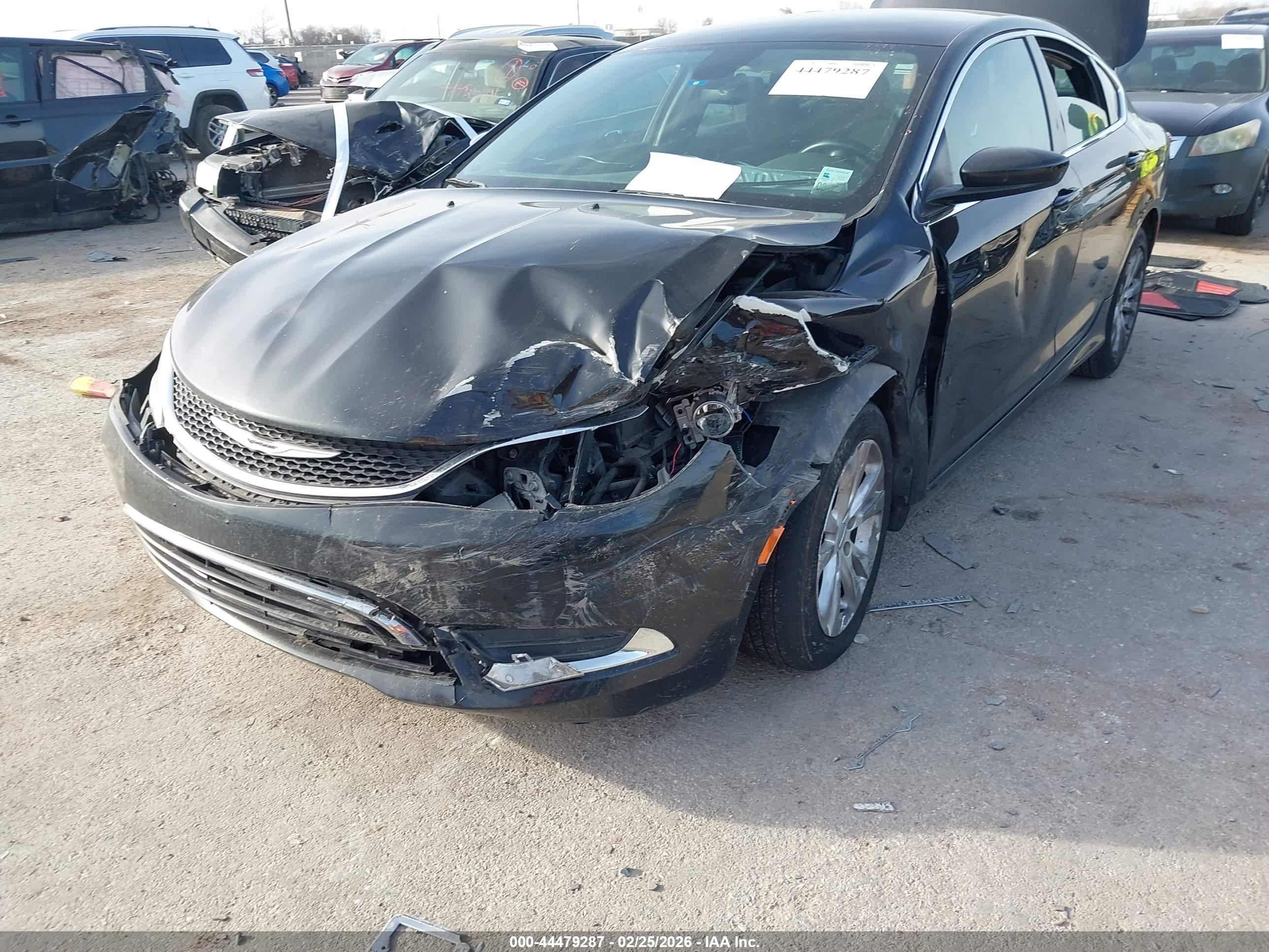 CHRYSLER 200 image 6