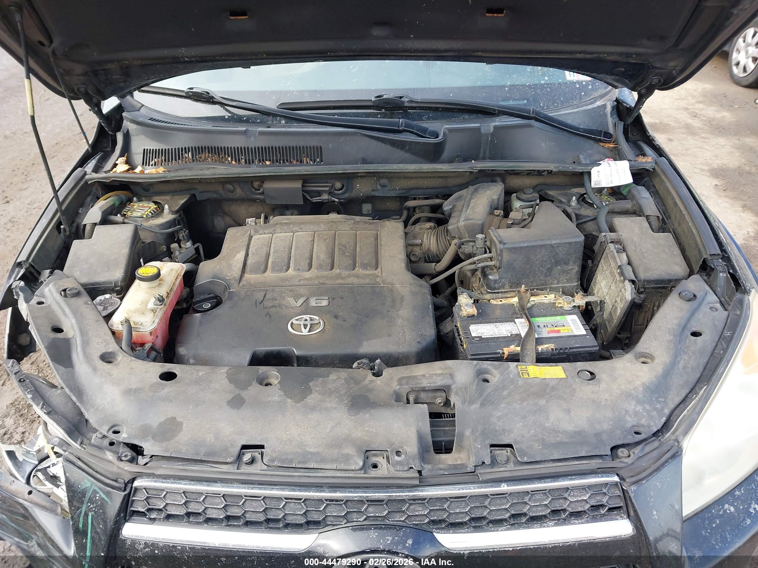 TOYOTA RAV4 image 10