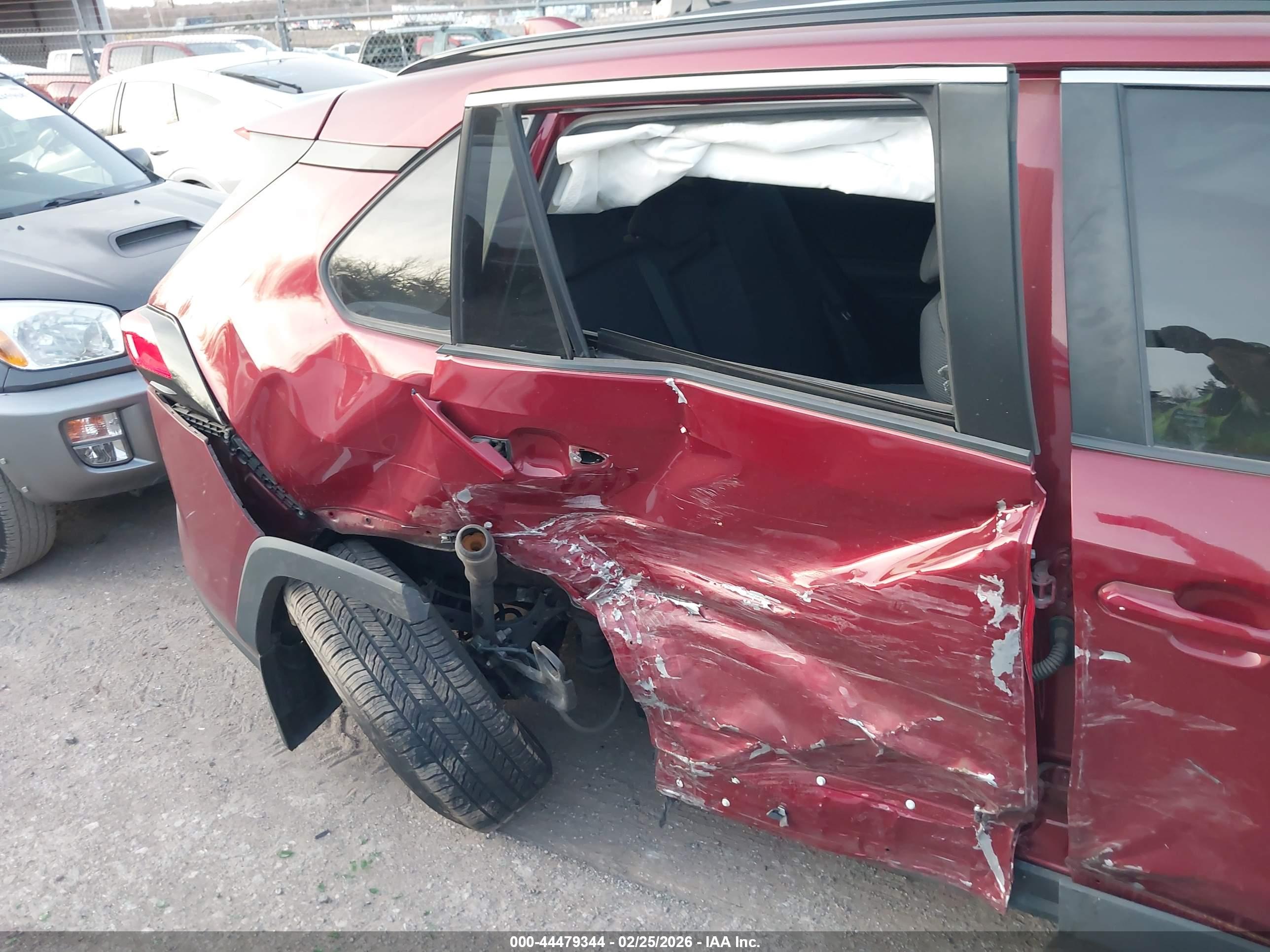 TOYOTA RAV4 image 6