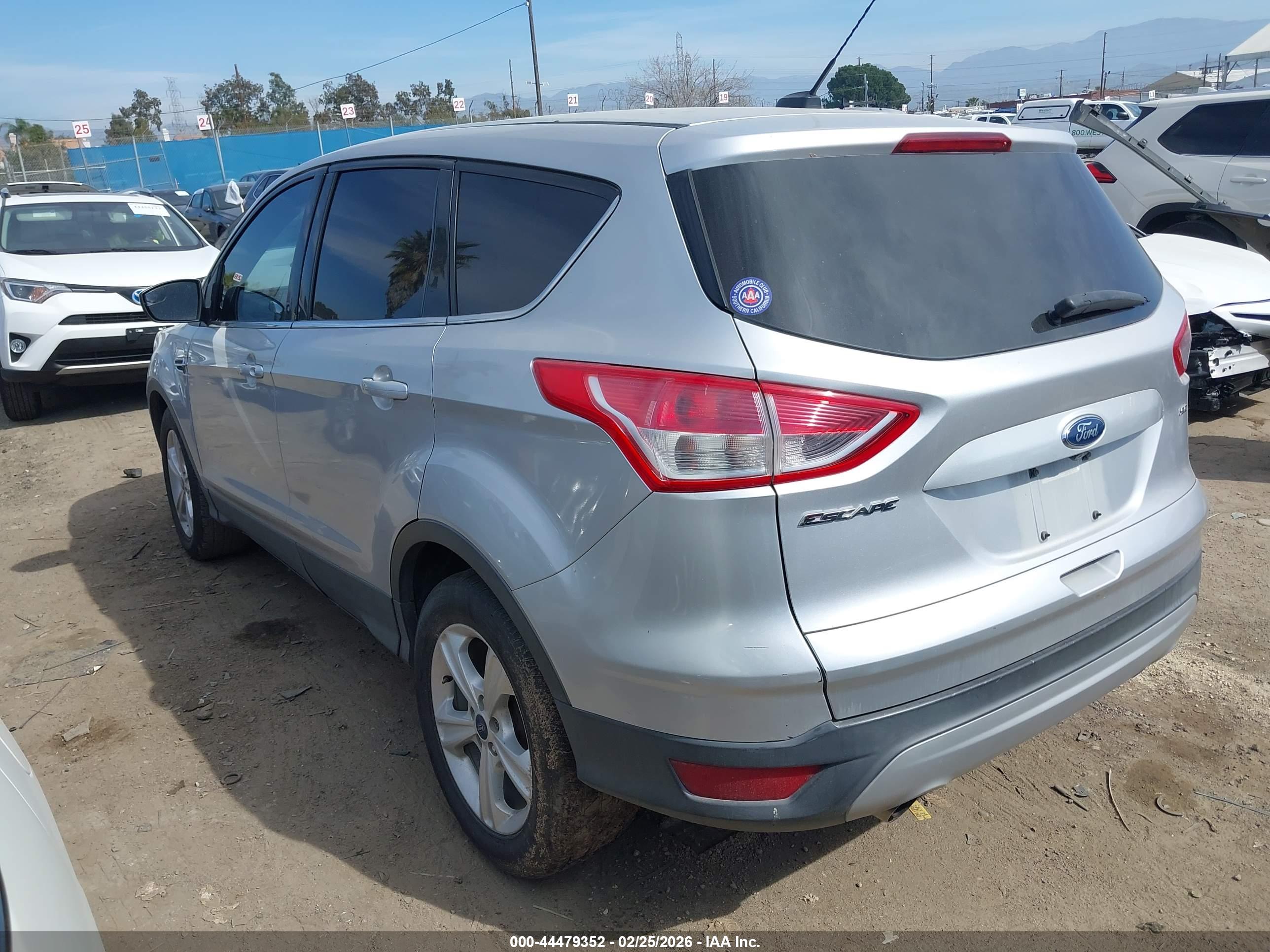 FORD ESCAPE image 3