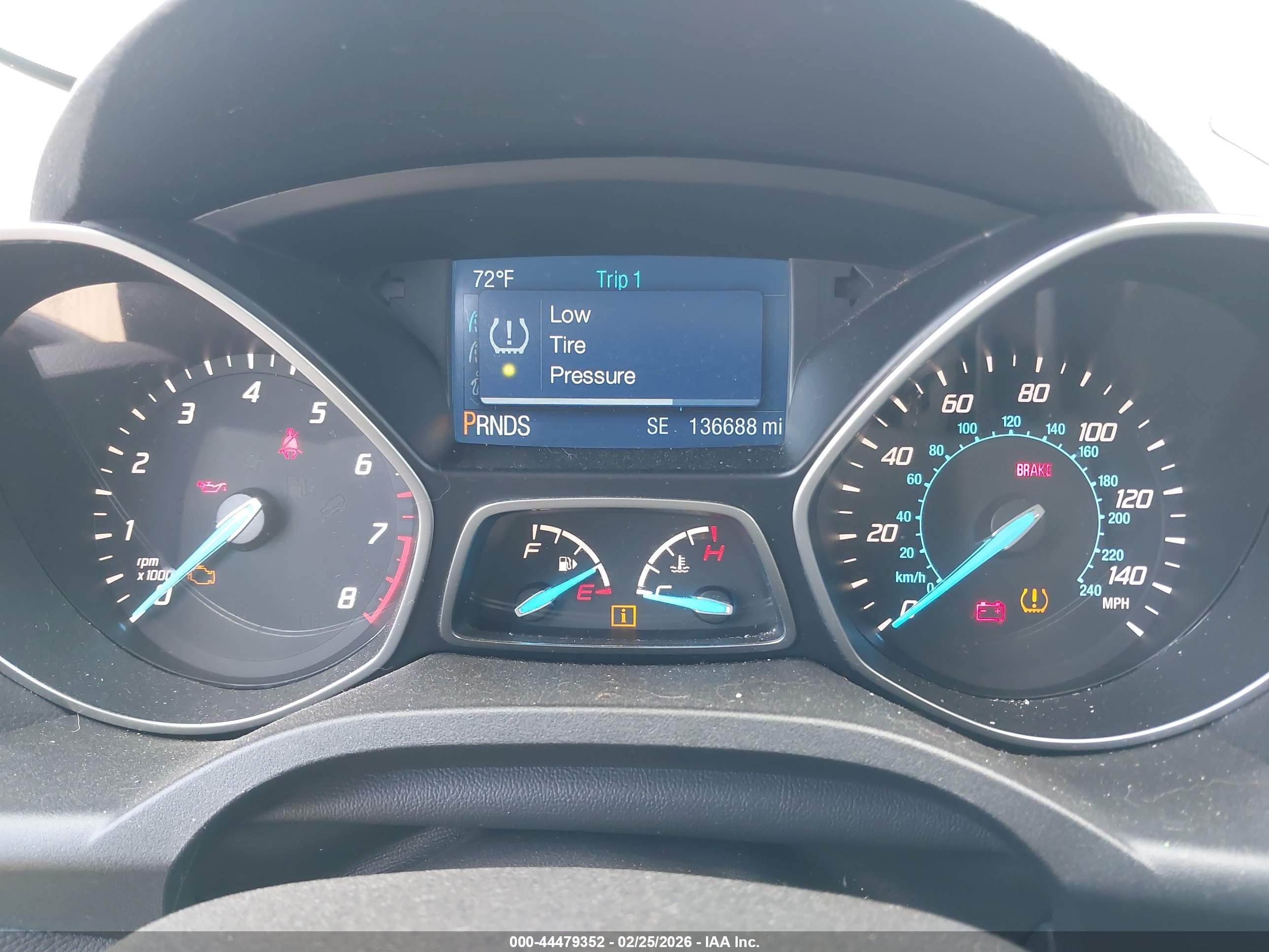 FORD ESCAPE image 7