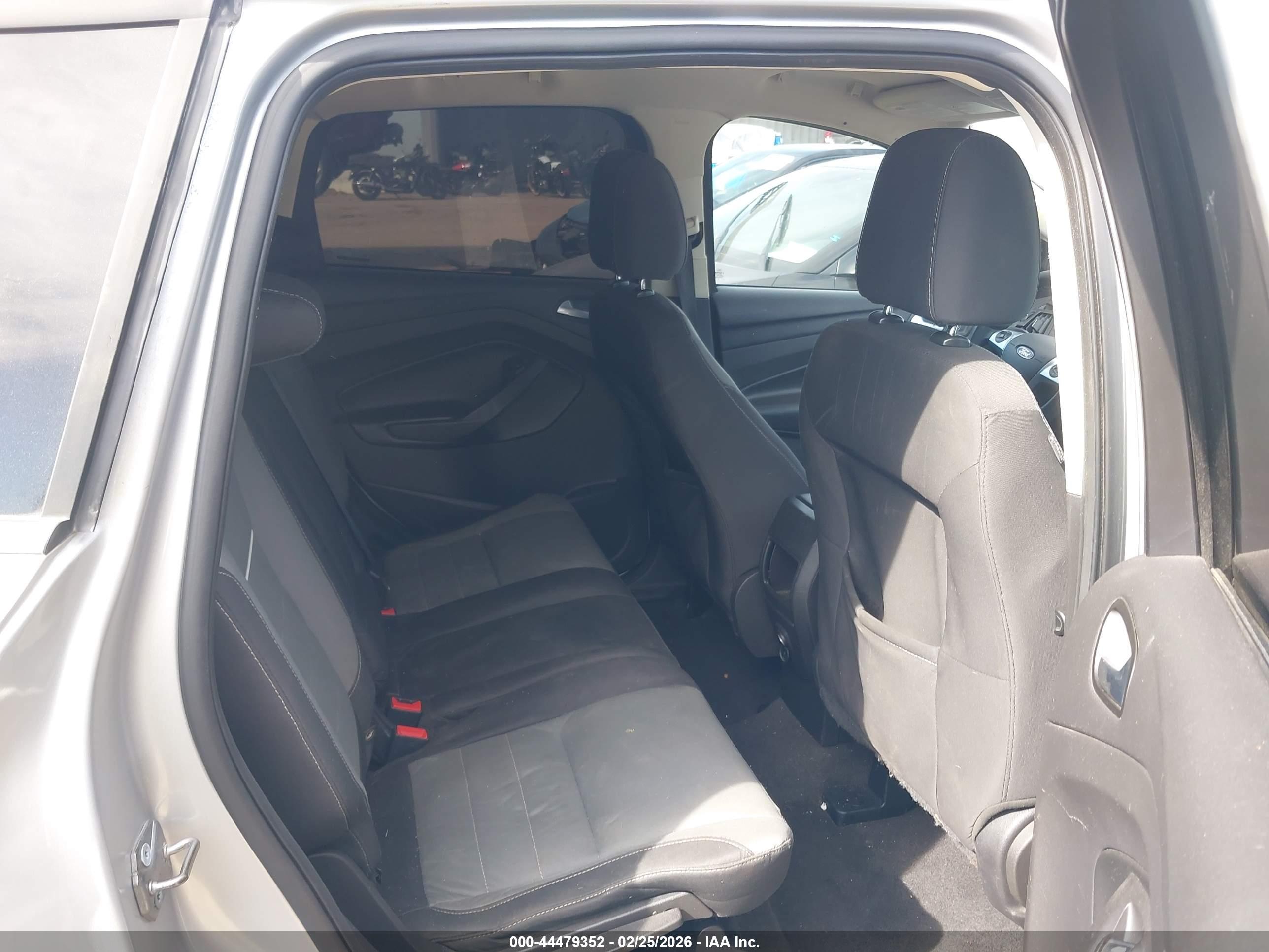 FORD ESCAPE image 8