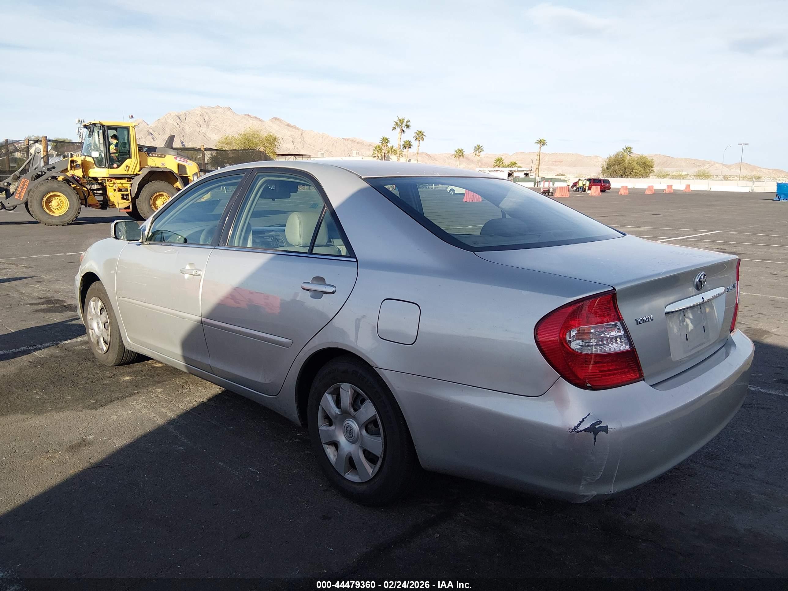 TOYOTA CAMRY image 3