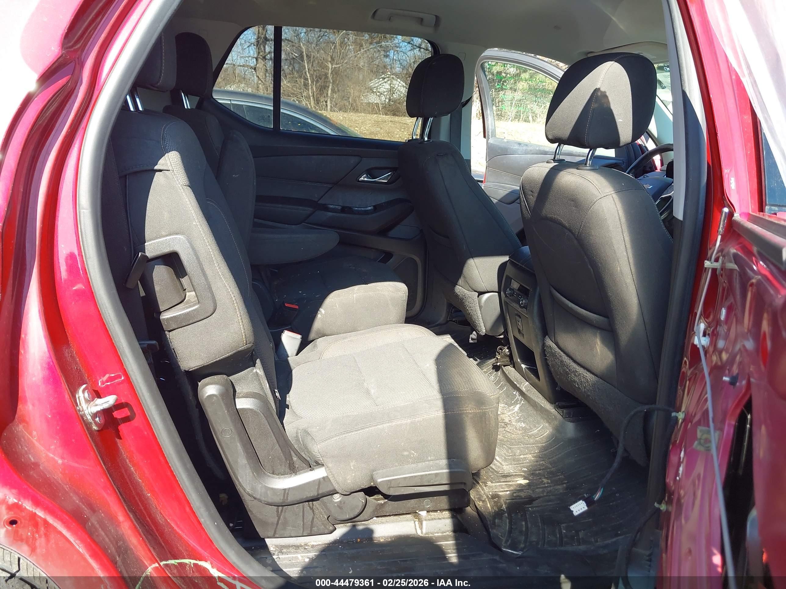CHEVROLET TRAVERSE image 8