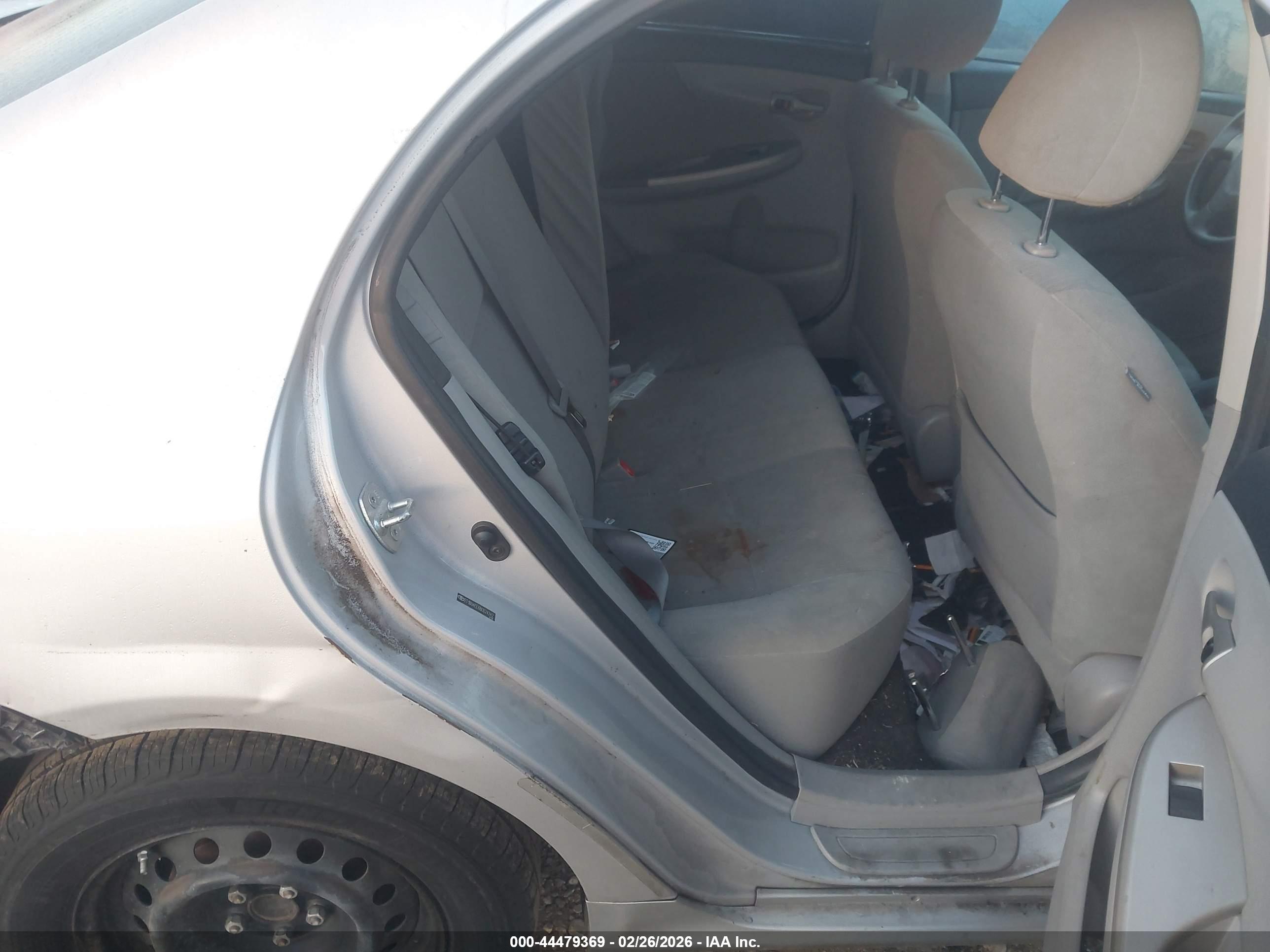 TOYOTA COROLLA image 8