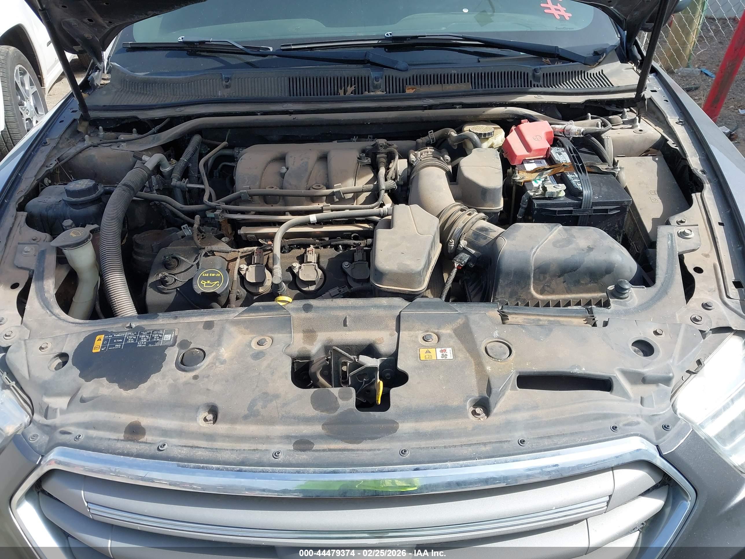 FORD TAURUS image 10