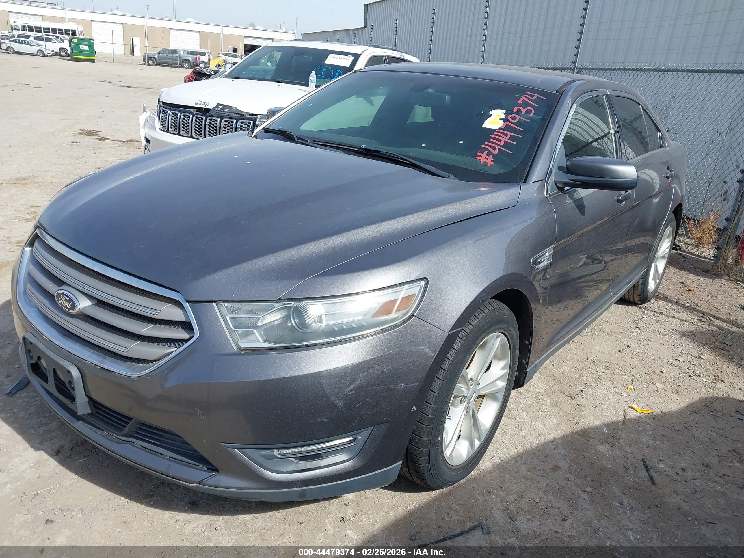 FORD TAURUS image 2
