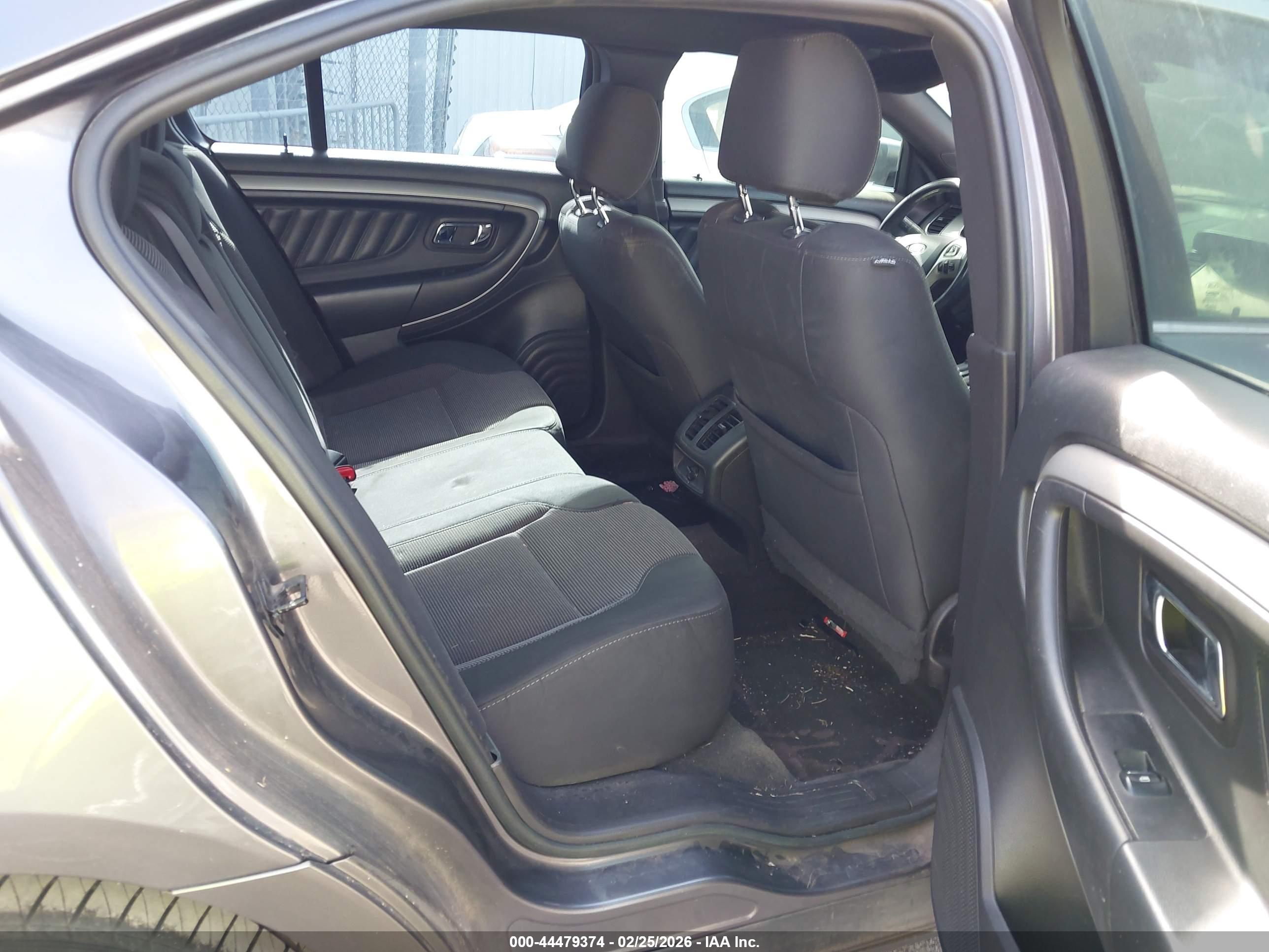 FORD TAURUS image 8