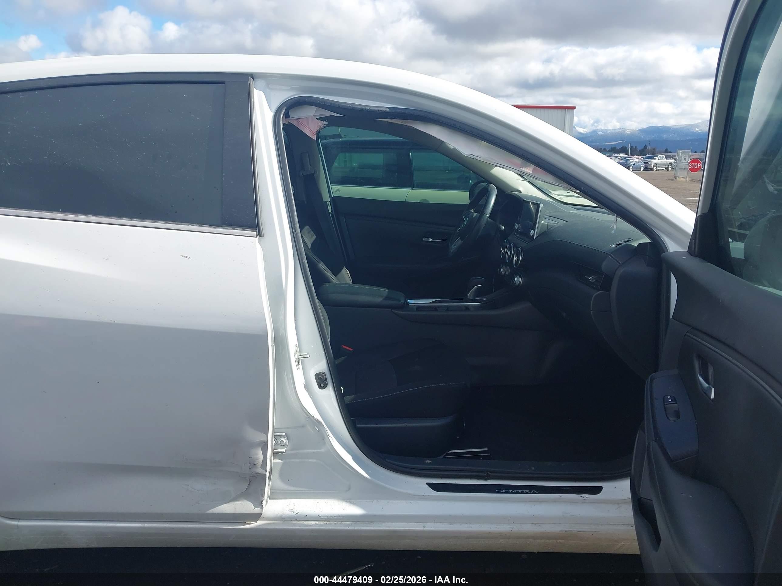 NISSAN SENTRA image 5