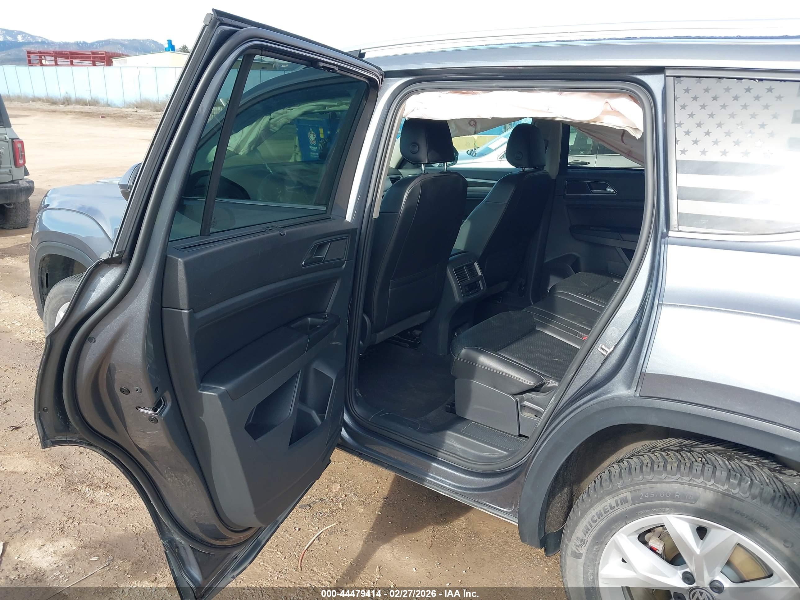 VOLKSWAGEN ATLAS image 8
