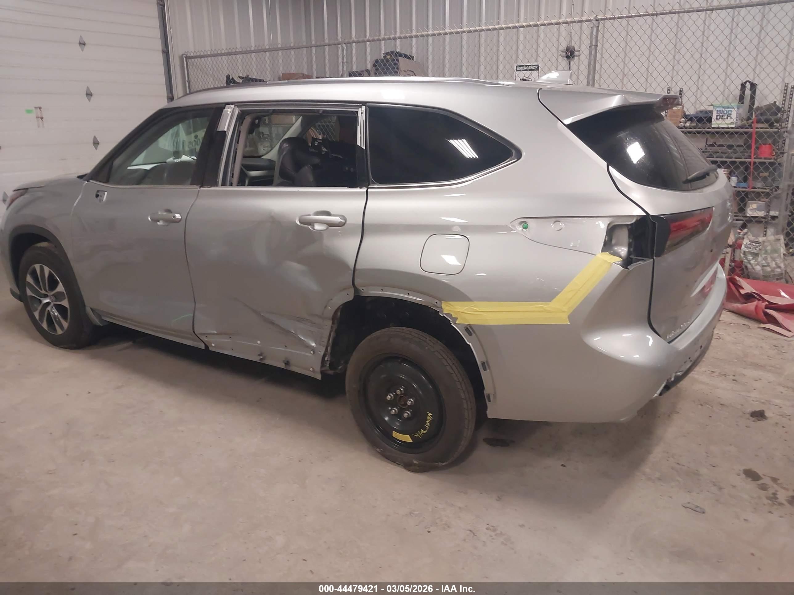 TOYOTA HIGHLANDER image 3