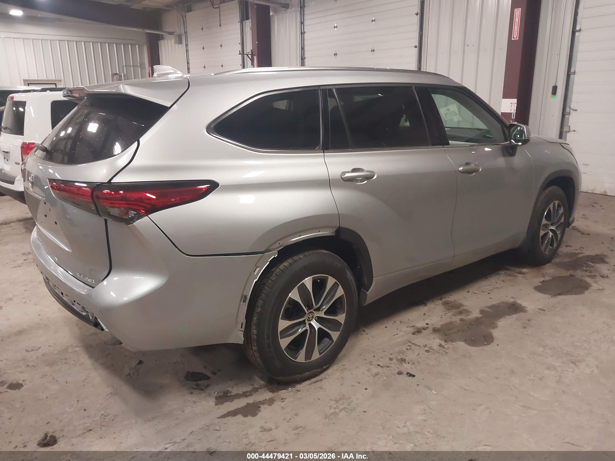 TOYOTA HIGHLANDER image 4