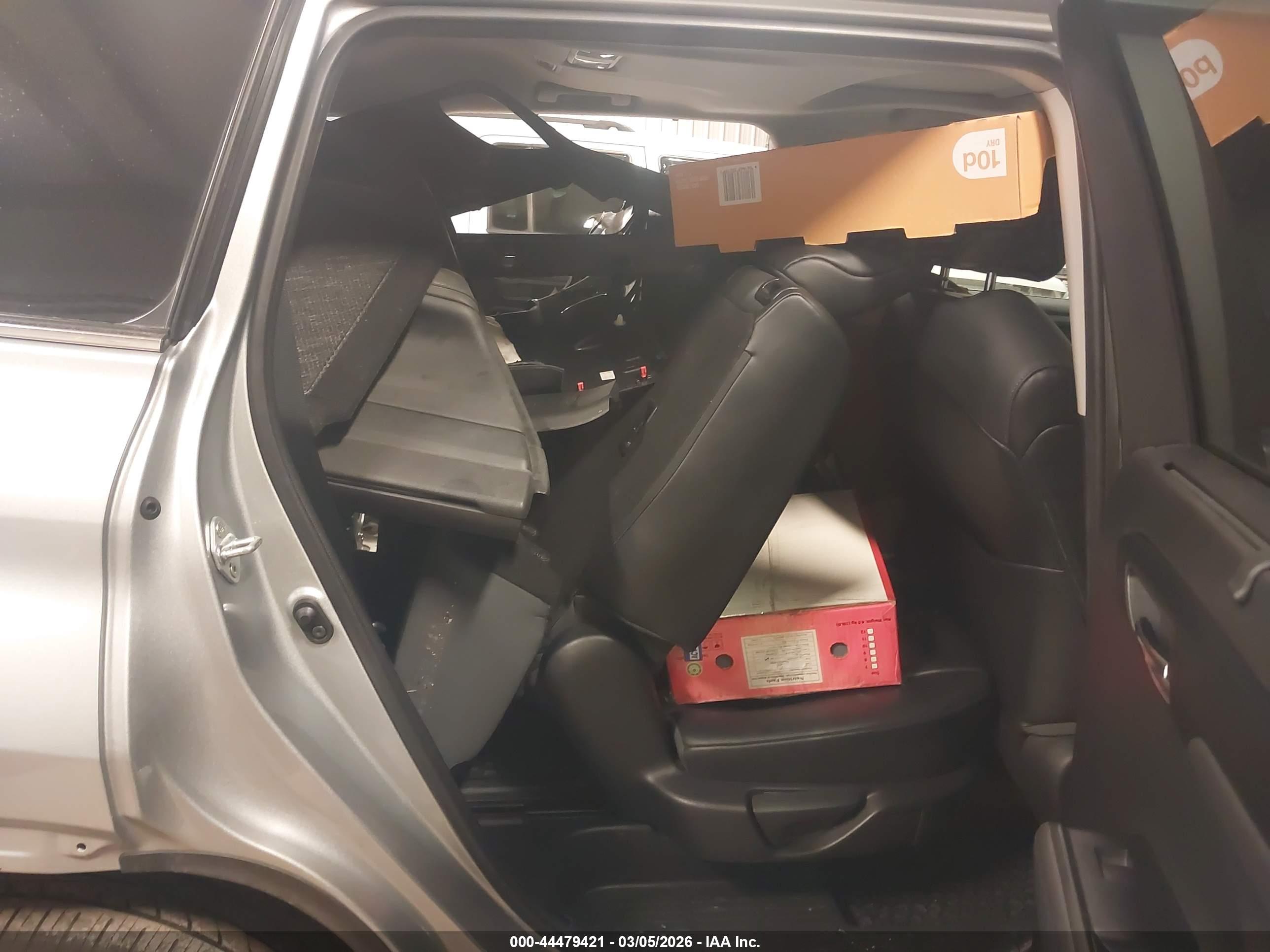 TOYOTA HIGHLANDER image 8