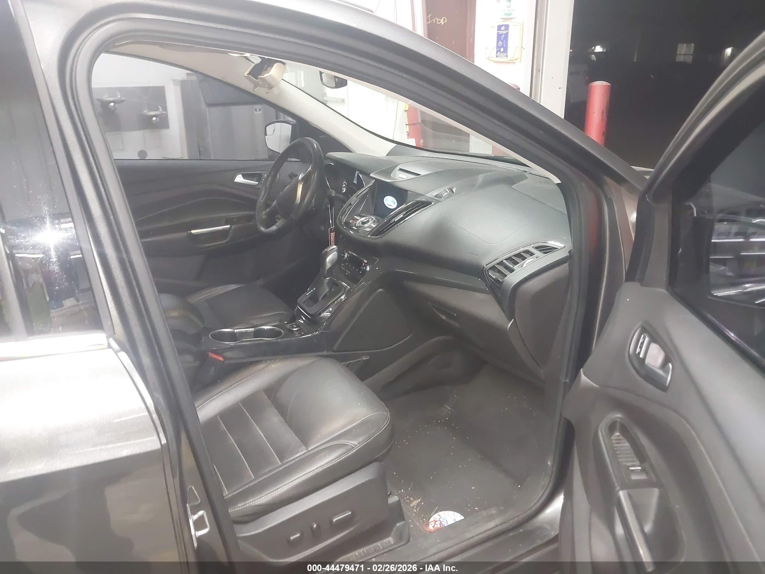 FORD ESCAPE image 5