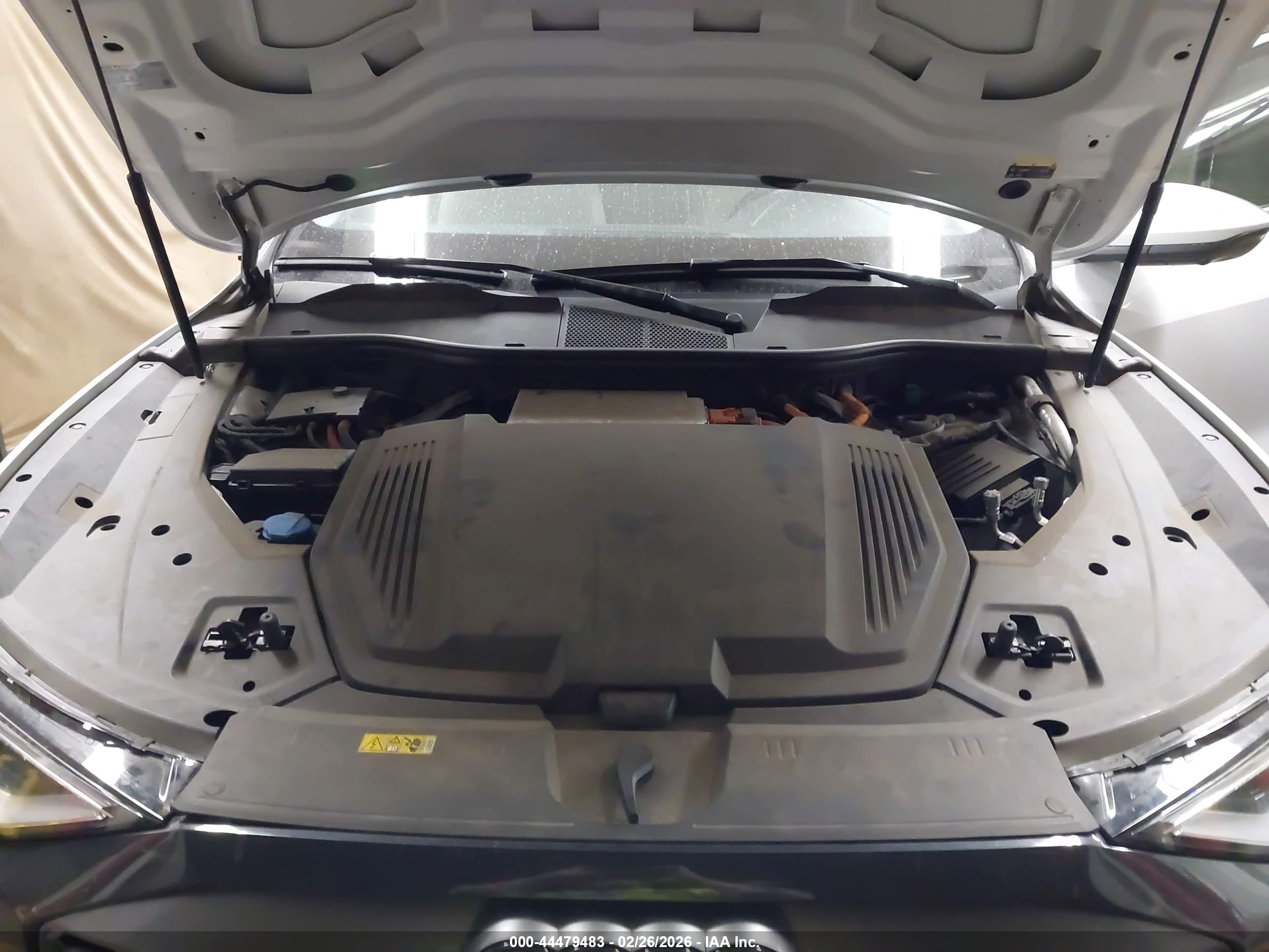 AUDI Q8 image 10