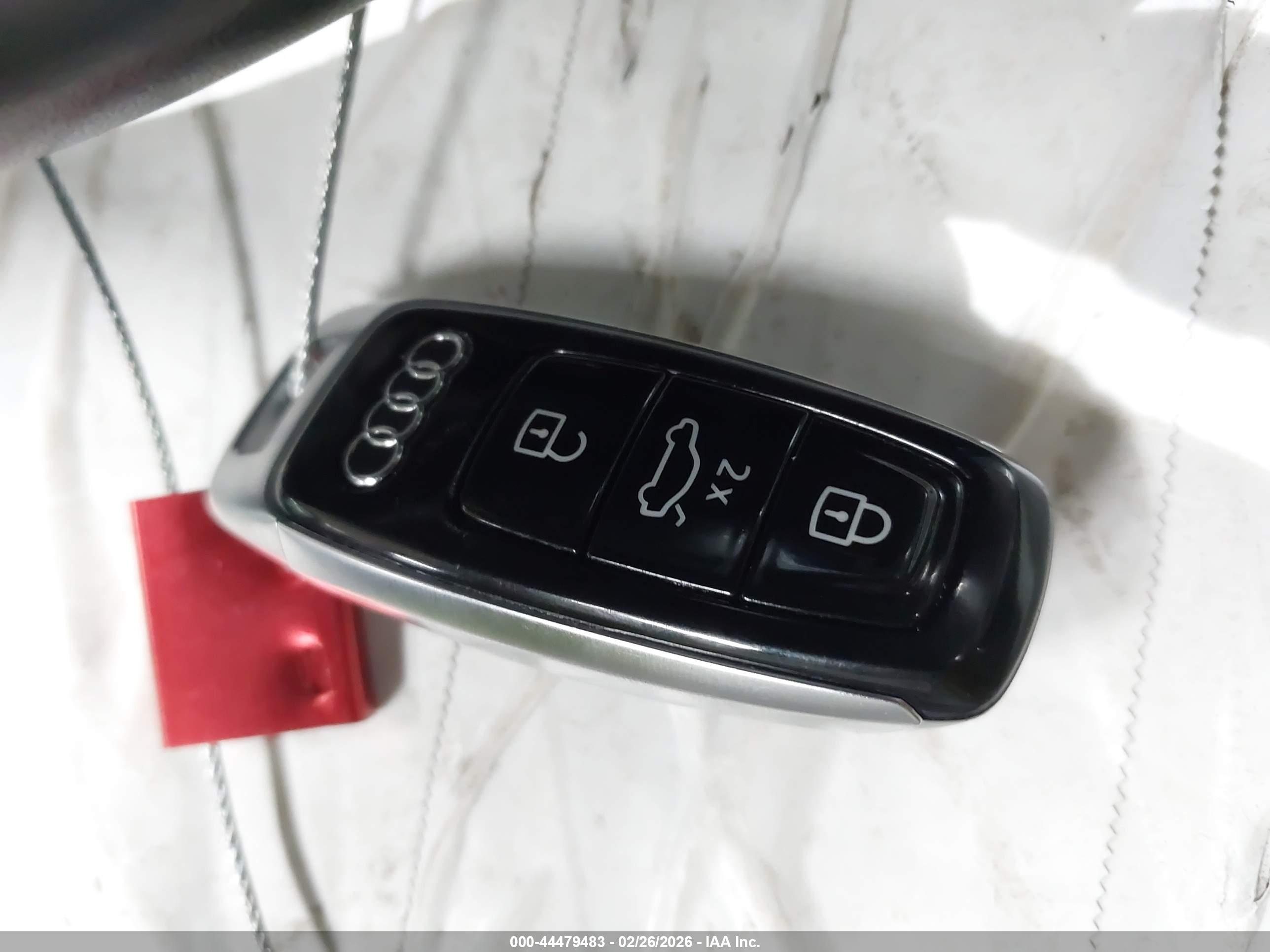 AUDI Q8 image 11