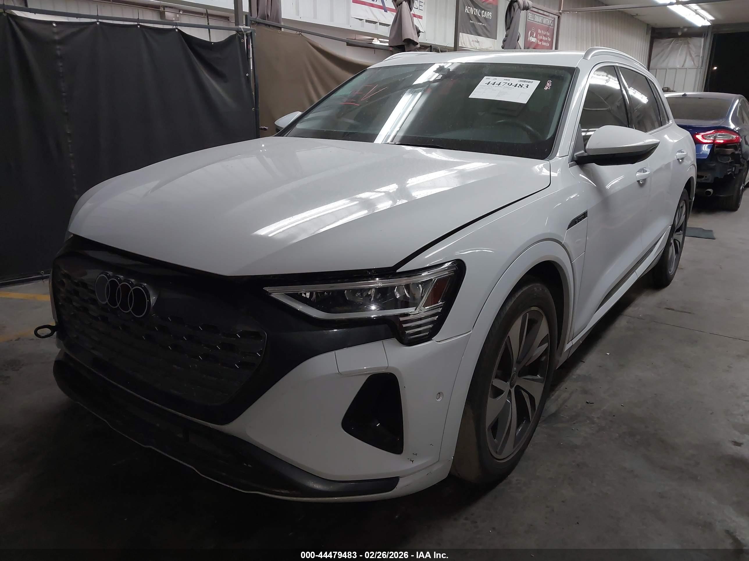 AUDI Q8 image 2