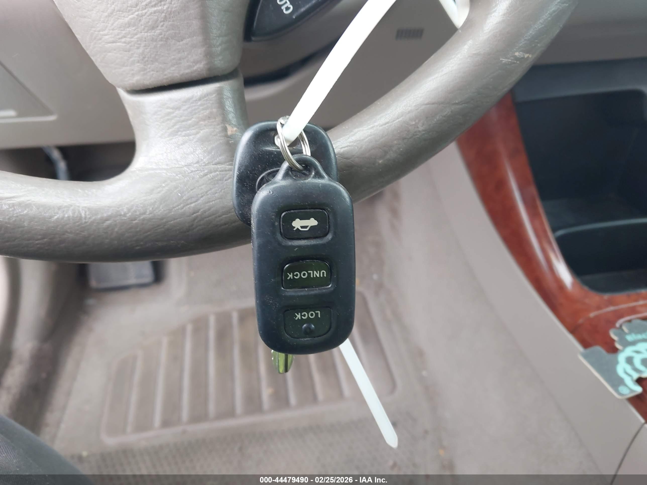 TOYOTA CAMRY image 11
