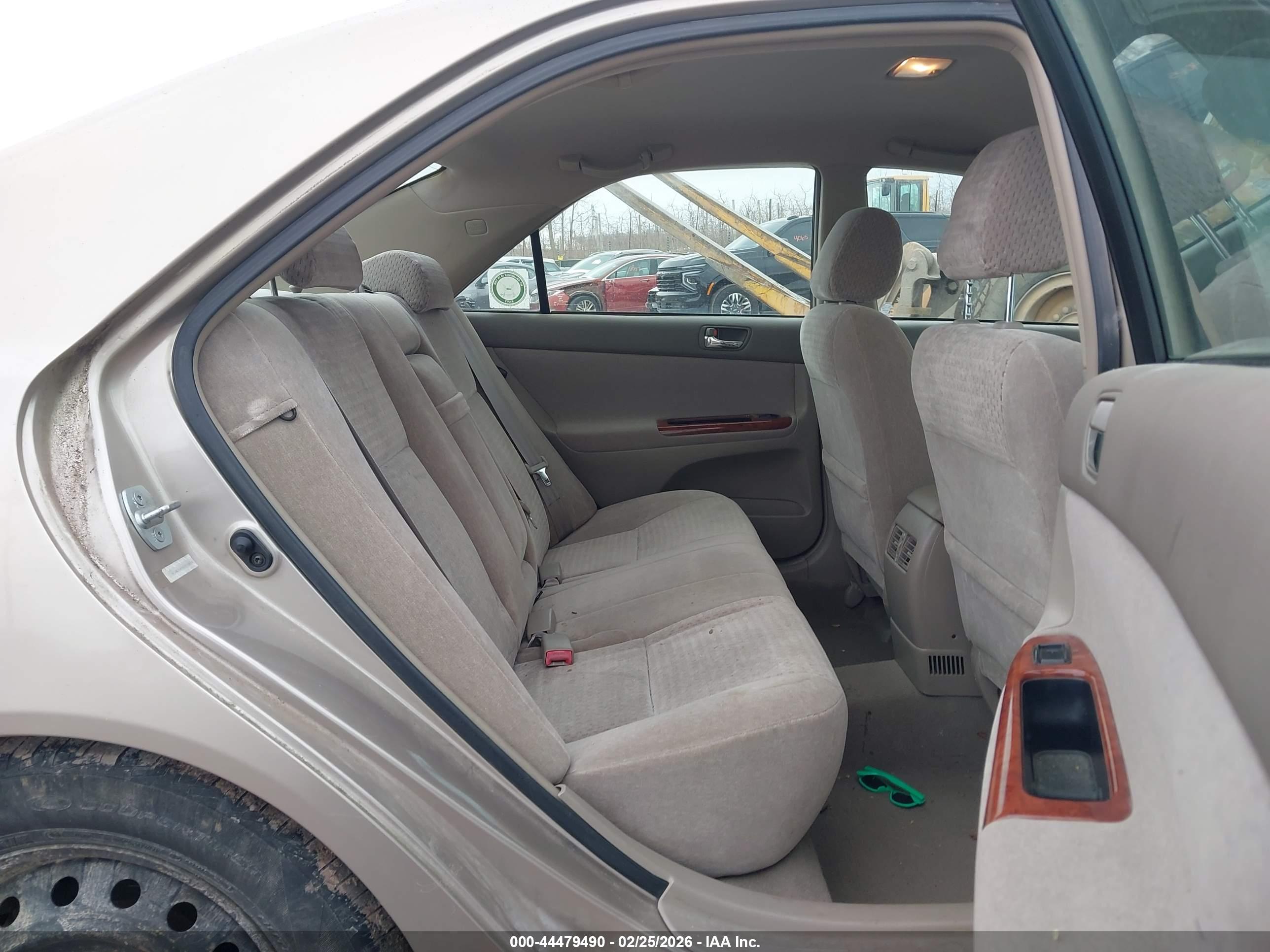 TOYOTA CAMRY image 8