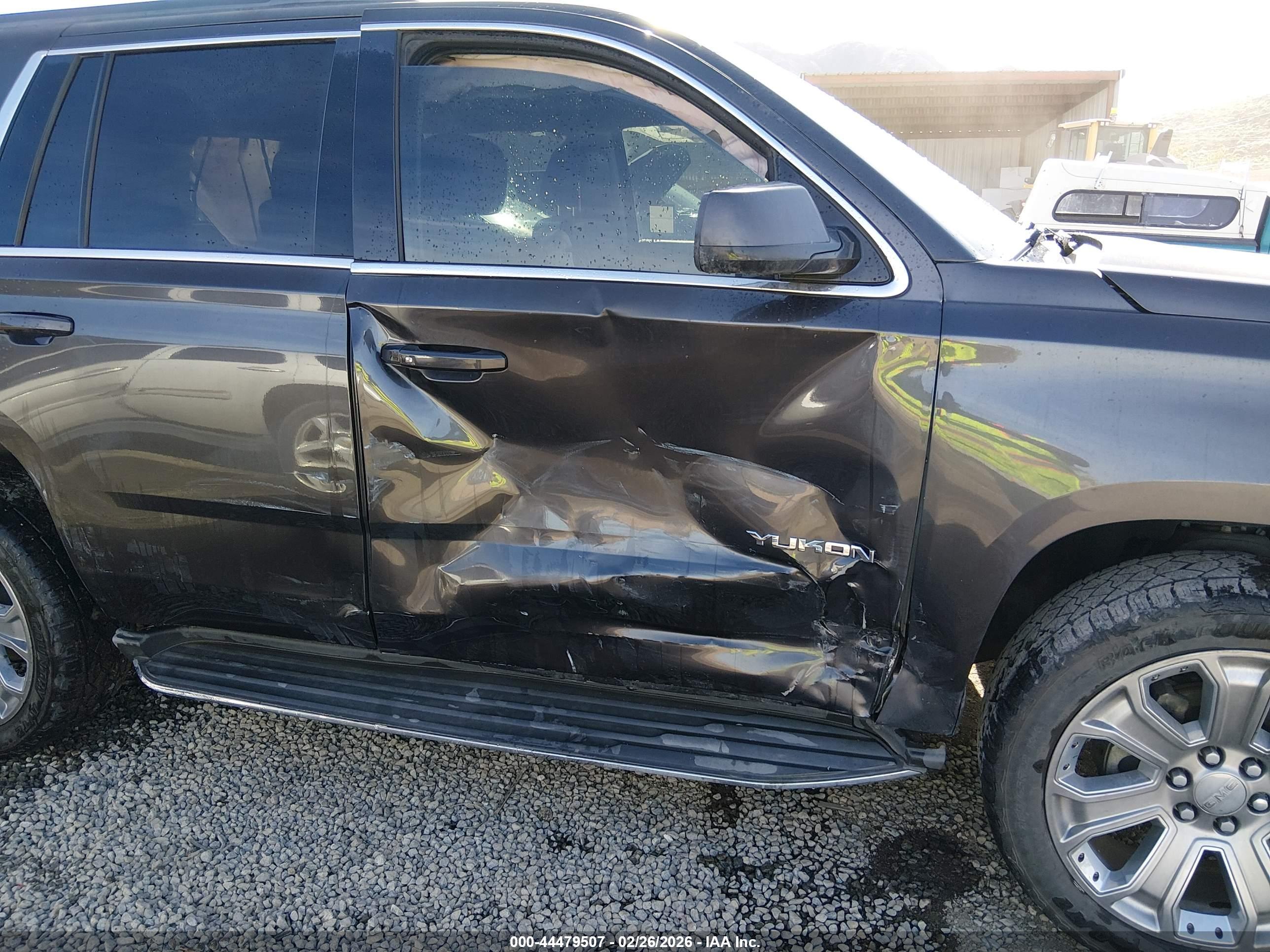 GMC YUKON image 6