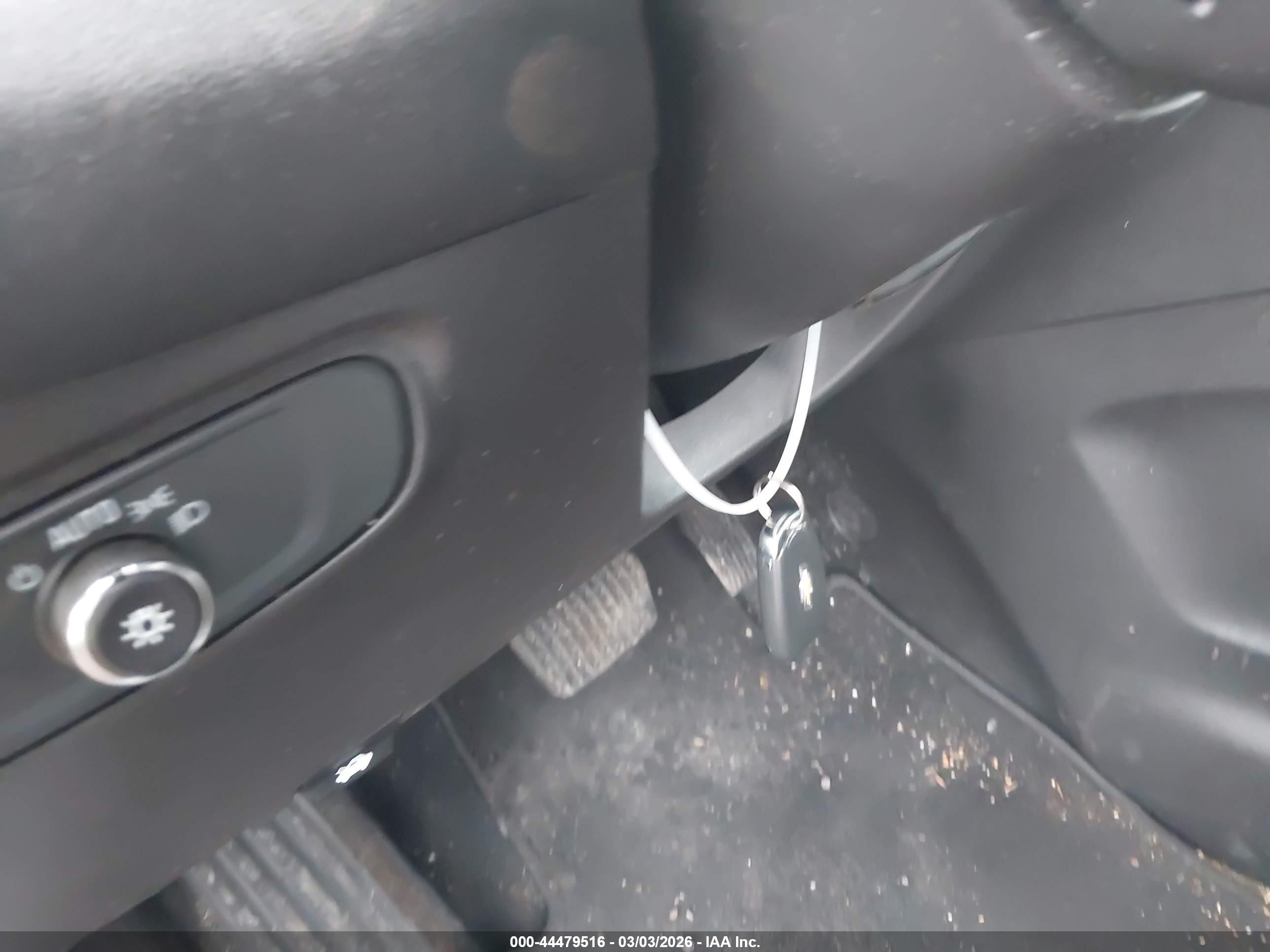 CHEVROLET EQUINOX image 11