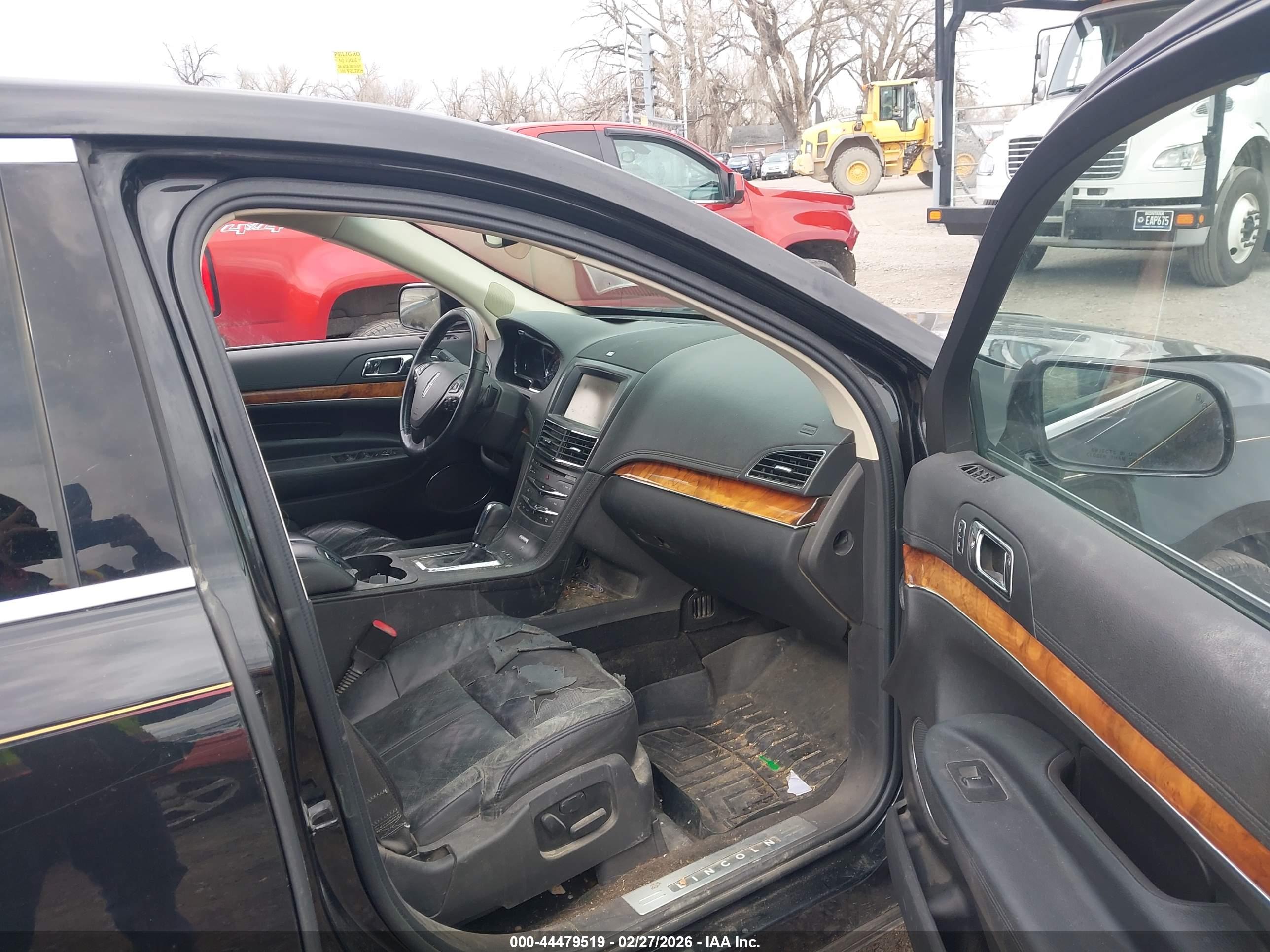 LINCOLN MKT image 5