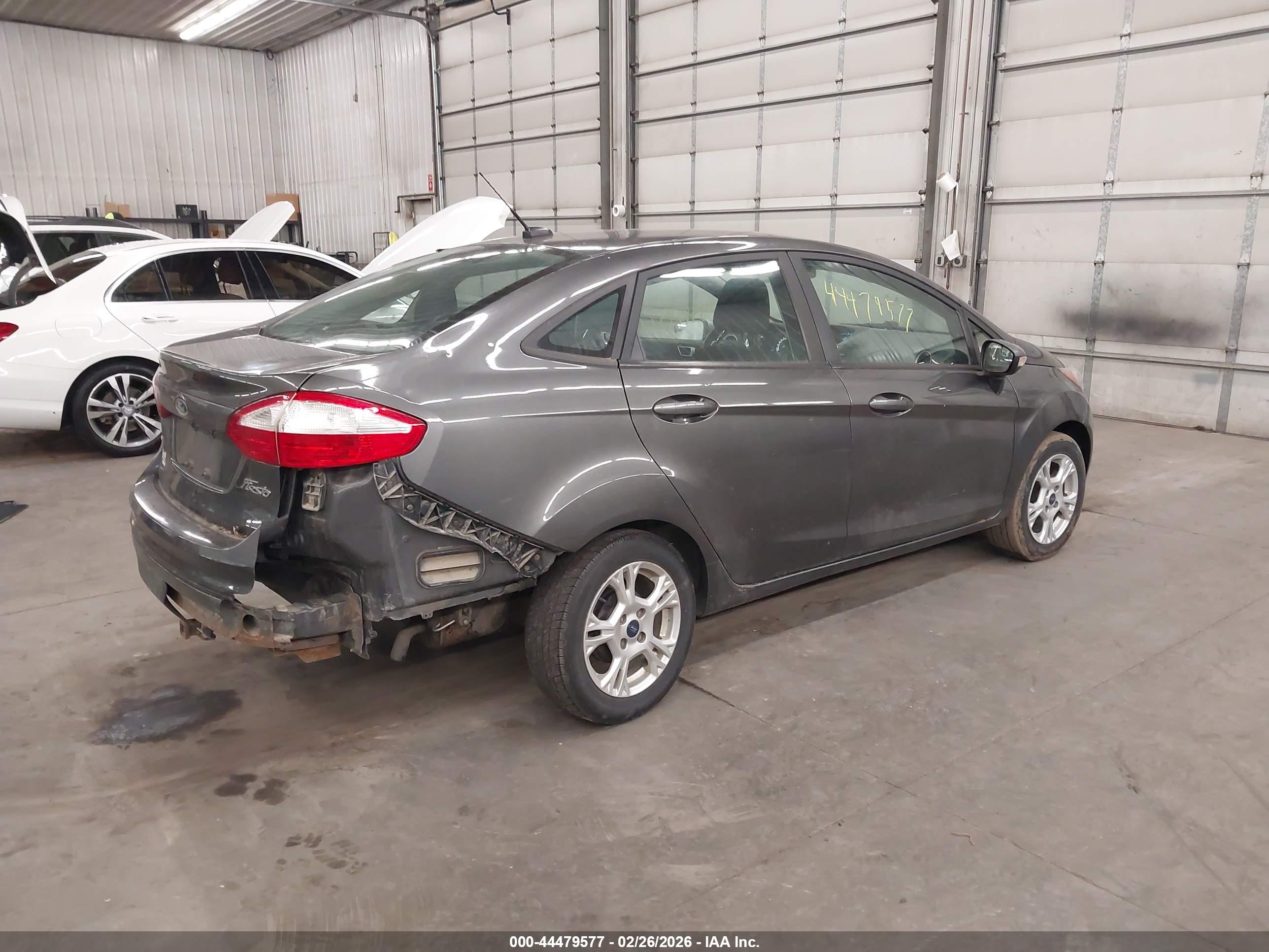 FORD FIESTA image 4