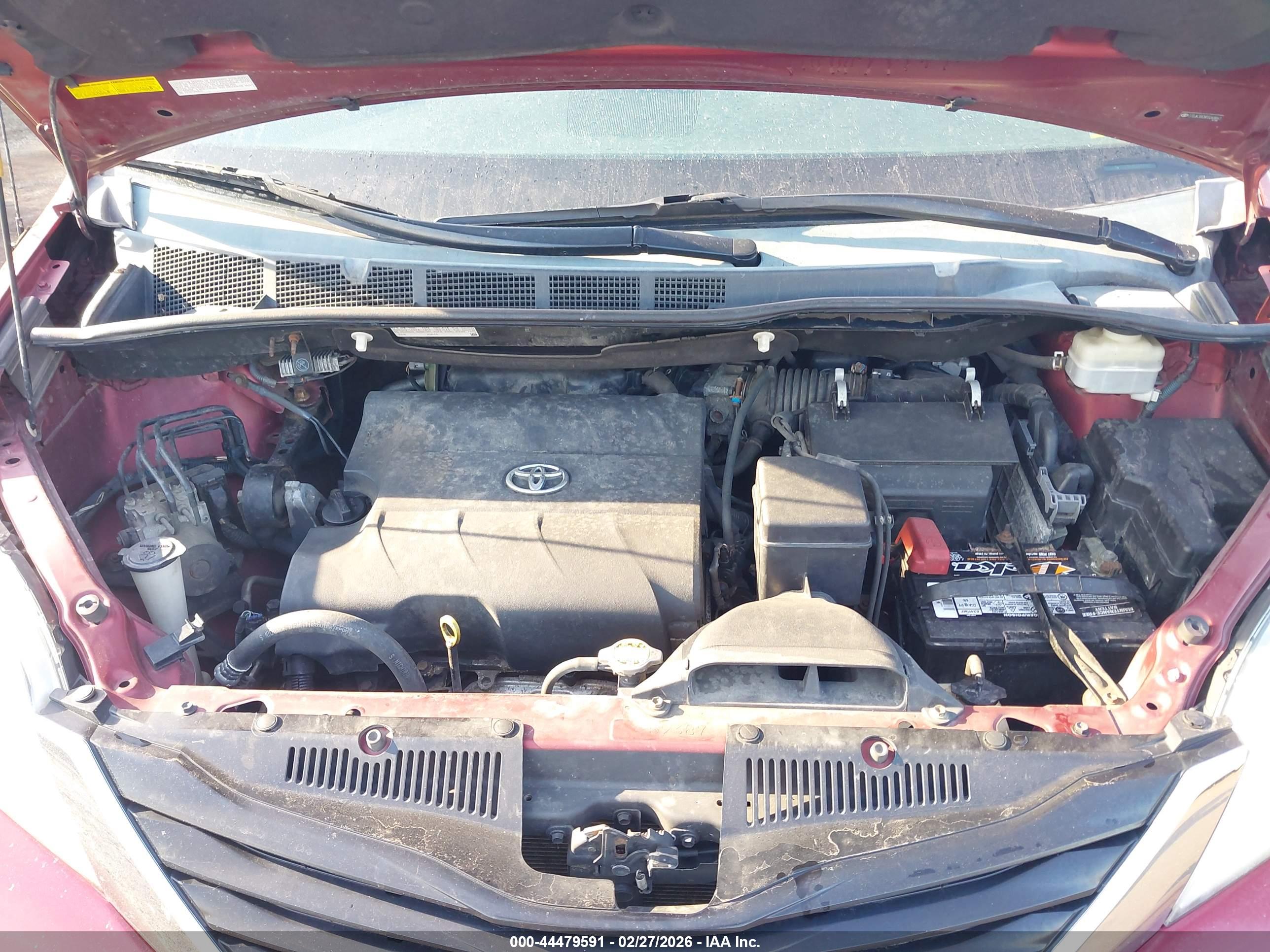 TOYOTA SIENNA image 10